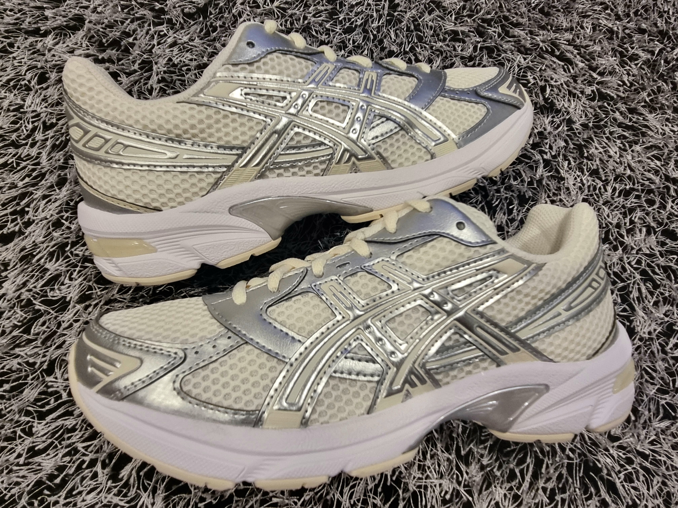 (W) Asics Gel-1130 Cream Pure Silver 착용 스타일 - 3