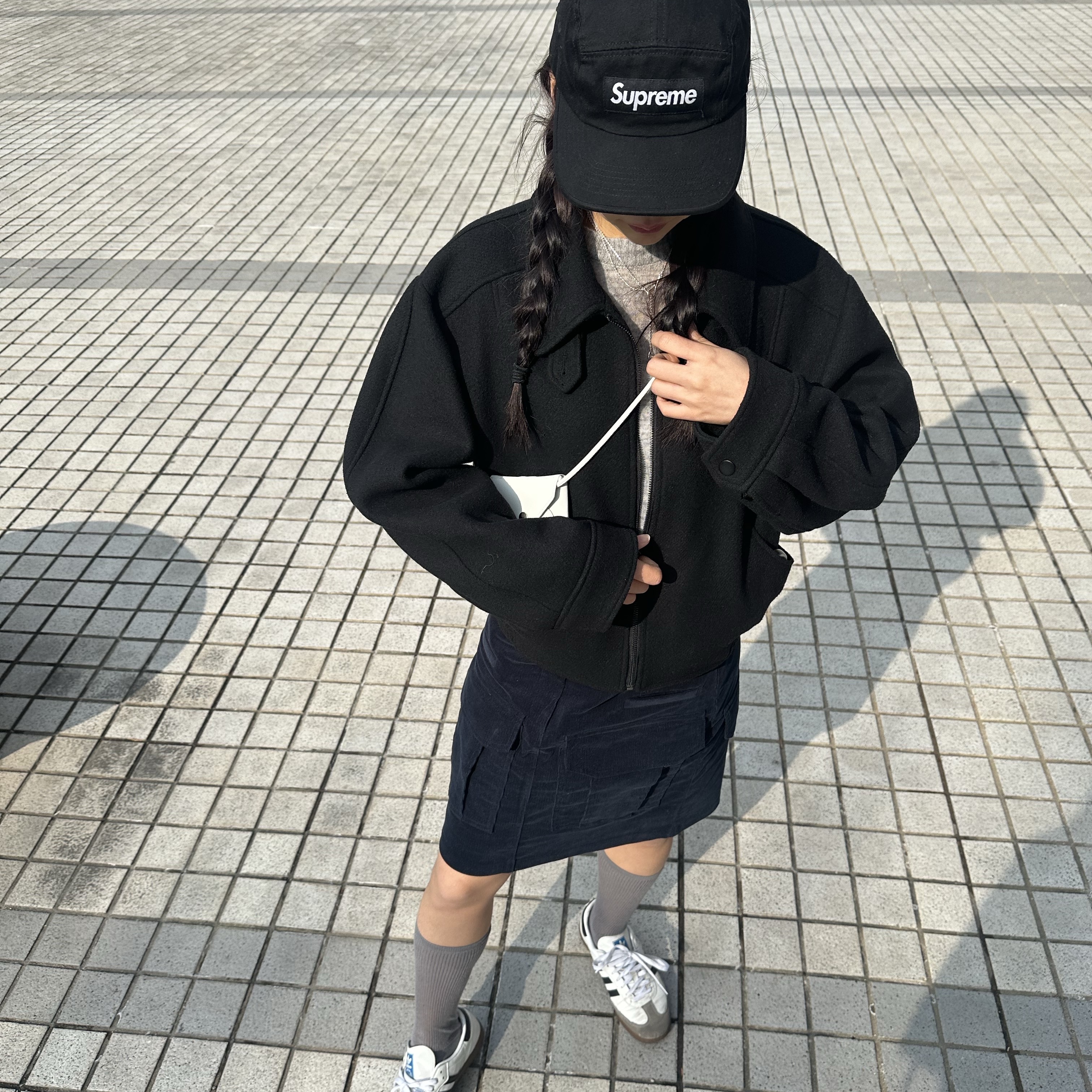 Supreme Washed Chino Twill Camp Cap Black, Adidas Samba OG Cloud White 착용 스타일 - 3