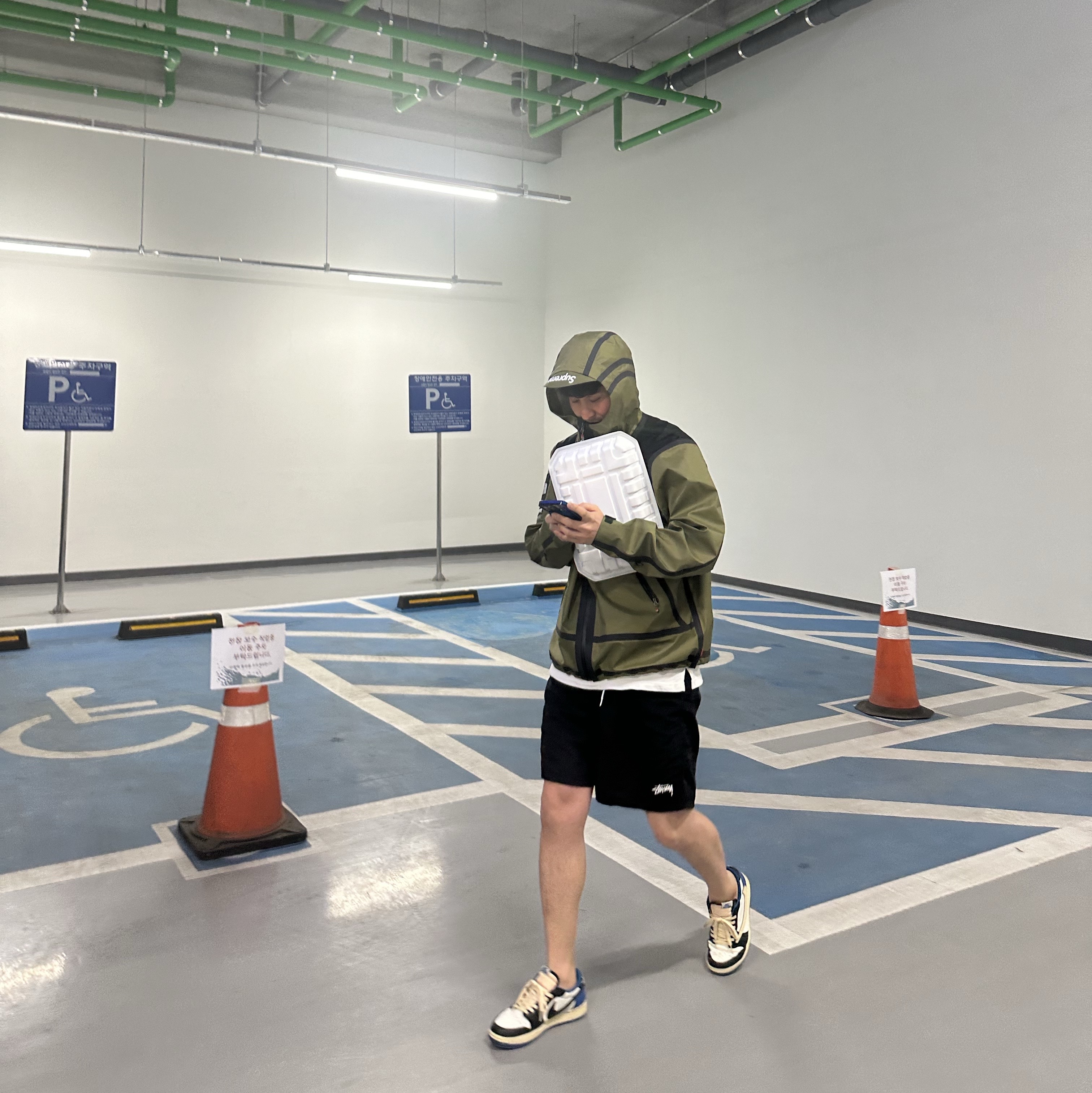 Supreme x The North Face Summit Series Outer Tape Seam Jacket Olive - 21SS, Jordan 1 x Travis Scott x Fragment Retro Low OG SP Military Blue 착용 스타일