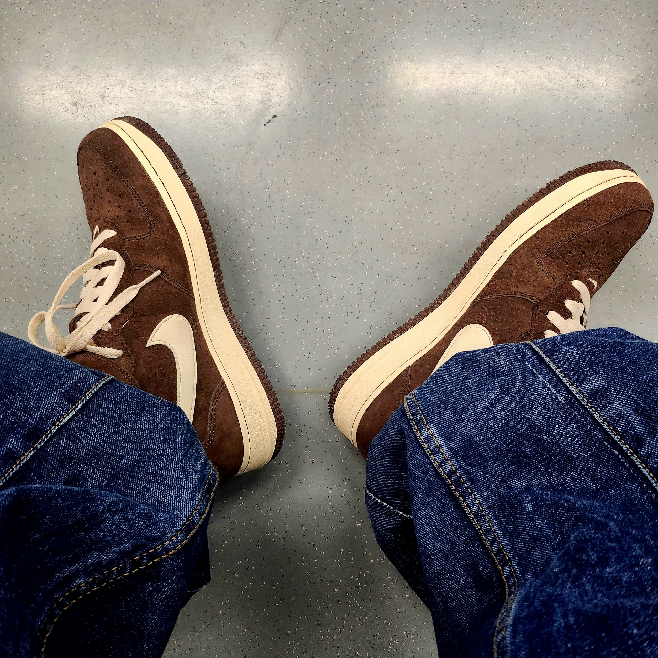 Nike Air Force 1 Mid '07 QS Chocolate 착용 스타일
