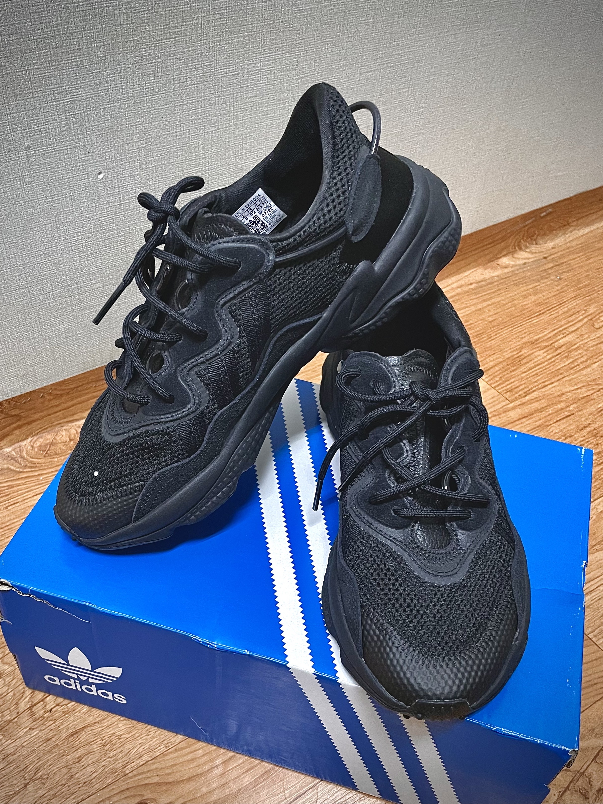 Adidas Ozweego Core Black 착용 스타일
