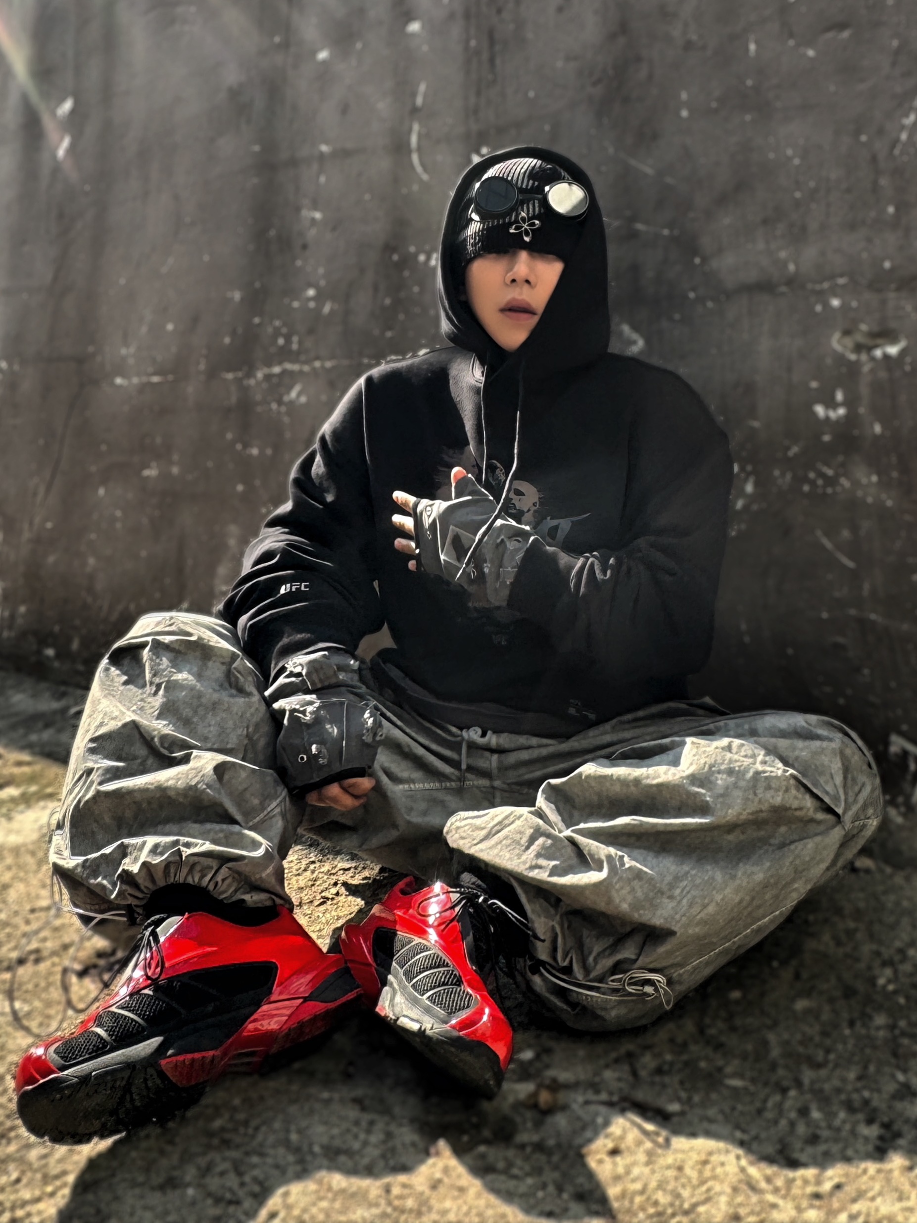Fila Replica 2002 Black Red 착용 스타일 - 3