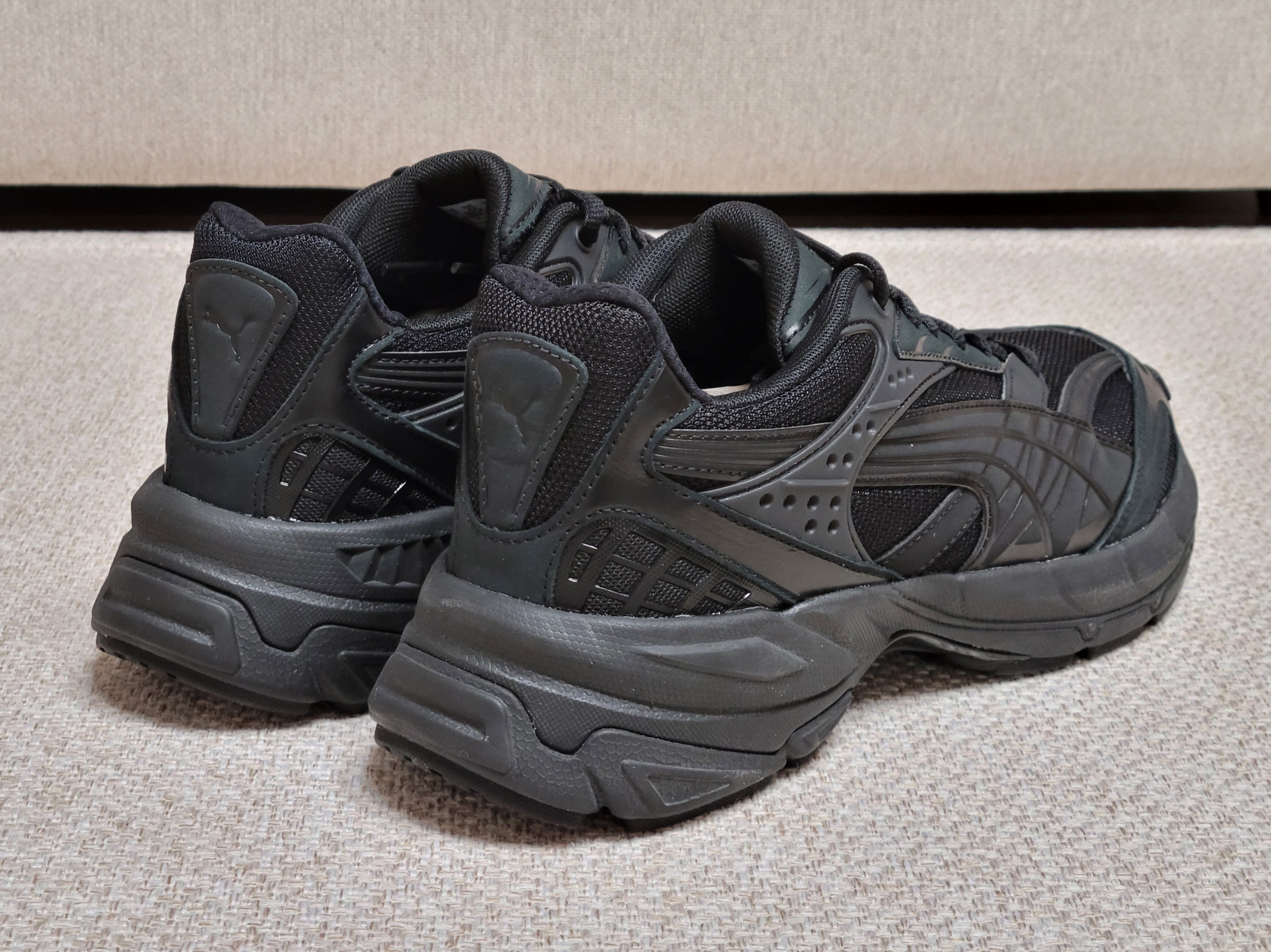 Puma Velophasis PRM Black Silver 착용 스타일 - 3