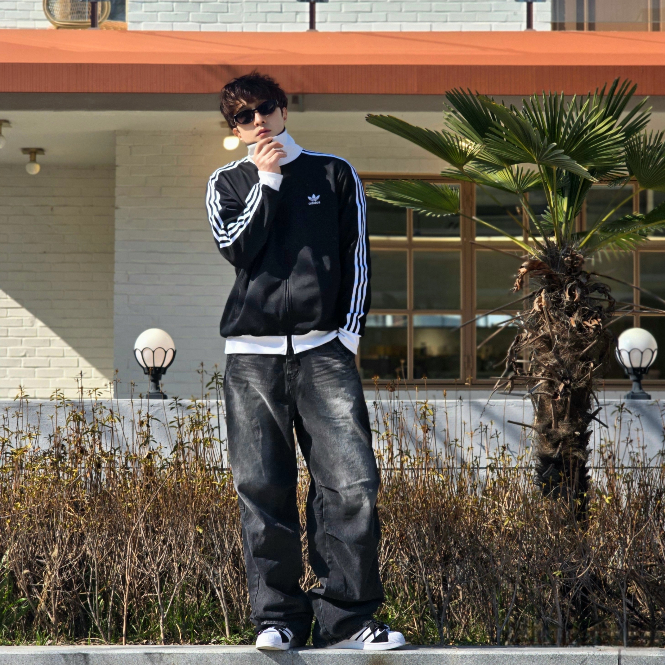 Adidas Superstar Supermodified Core Black Cloud White, Adidas Adicolor Classics Beckenbauer Track Jacket Black - KR Sizing 착용 스타일 - 4
