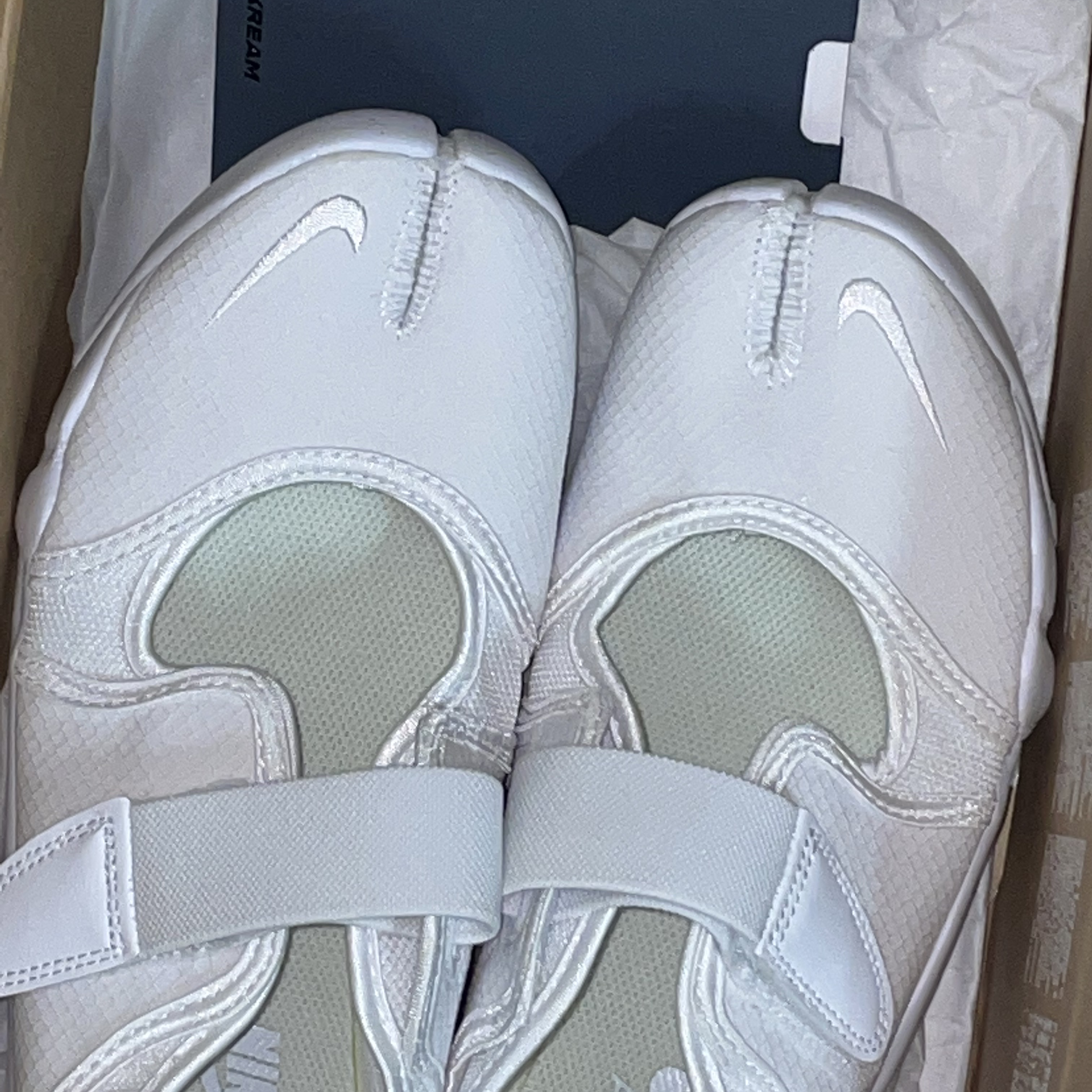 (W) Nike Air Rift Breathe White 착용 스타일
