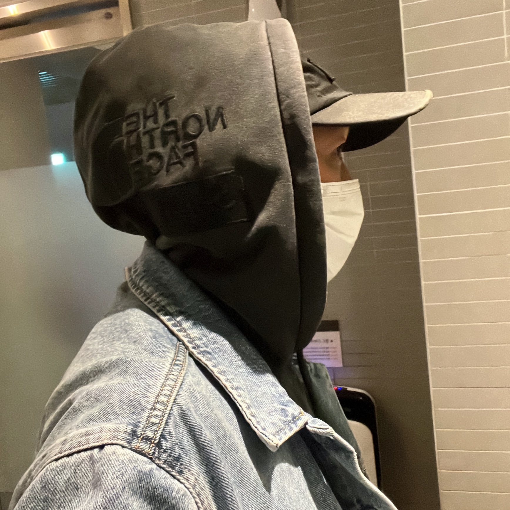 Supreme x The North Face Pigment Printed Hooded Sweatshirt Black - 22FW, Supreme Military Camp Cap Black - 21FW 착용 스타일