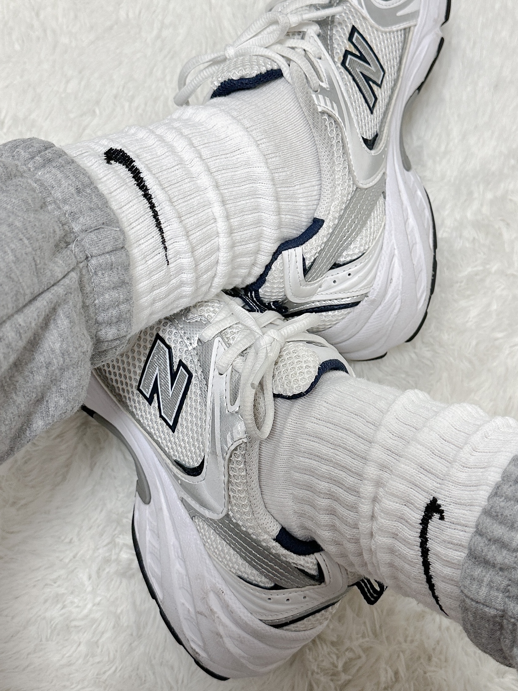New Balance 530 White 착용 스타일 - 3