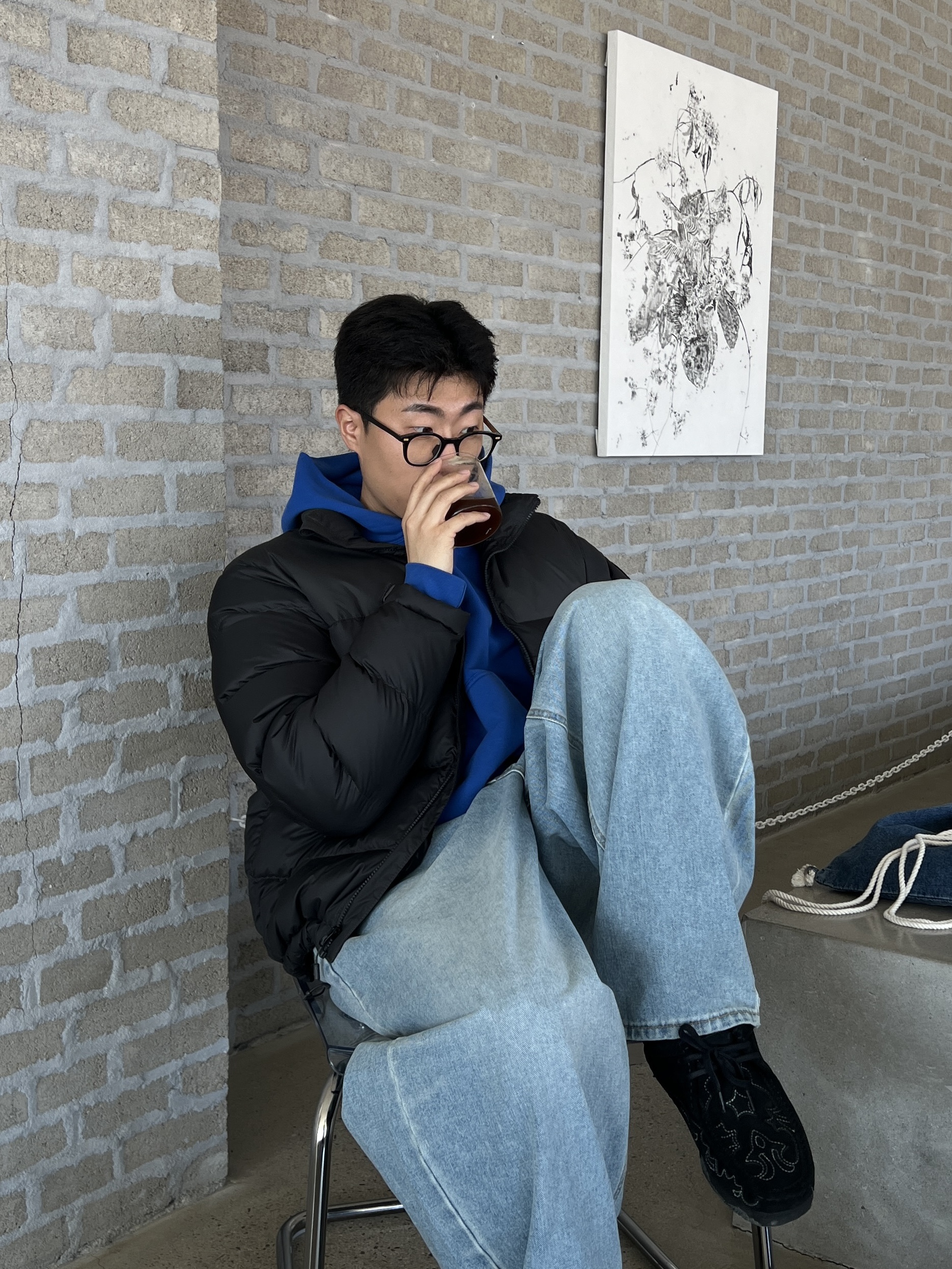 Clarks x Supreme Wallabee Black, The North Face 1996 Eco Nuptse Jacket Black 착용 스타일 - 2