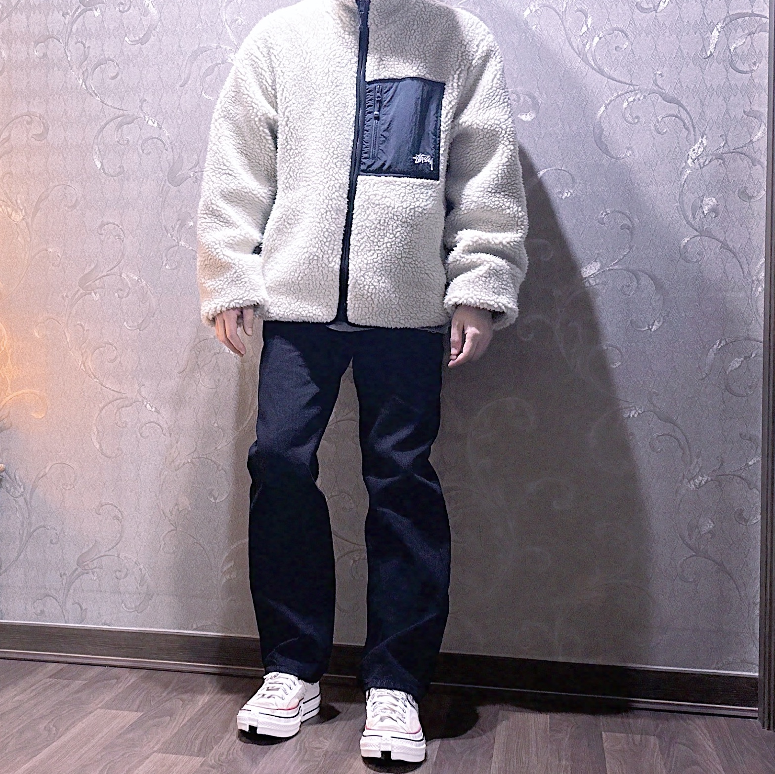 Converse x Feng Chen Wang Chuck 70 Ox 2-in-1 Brown Rice, Stussy 8 Ball Sherpa Jacket Natural 착용 스타일 - 1