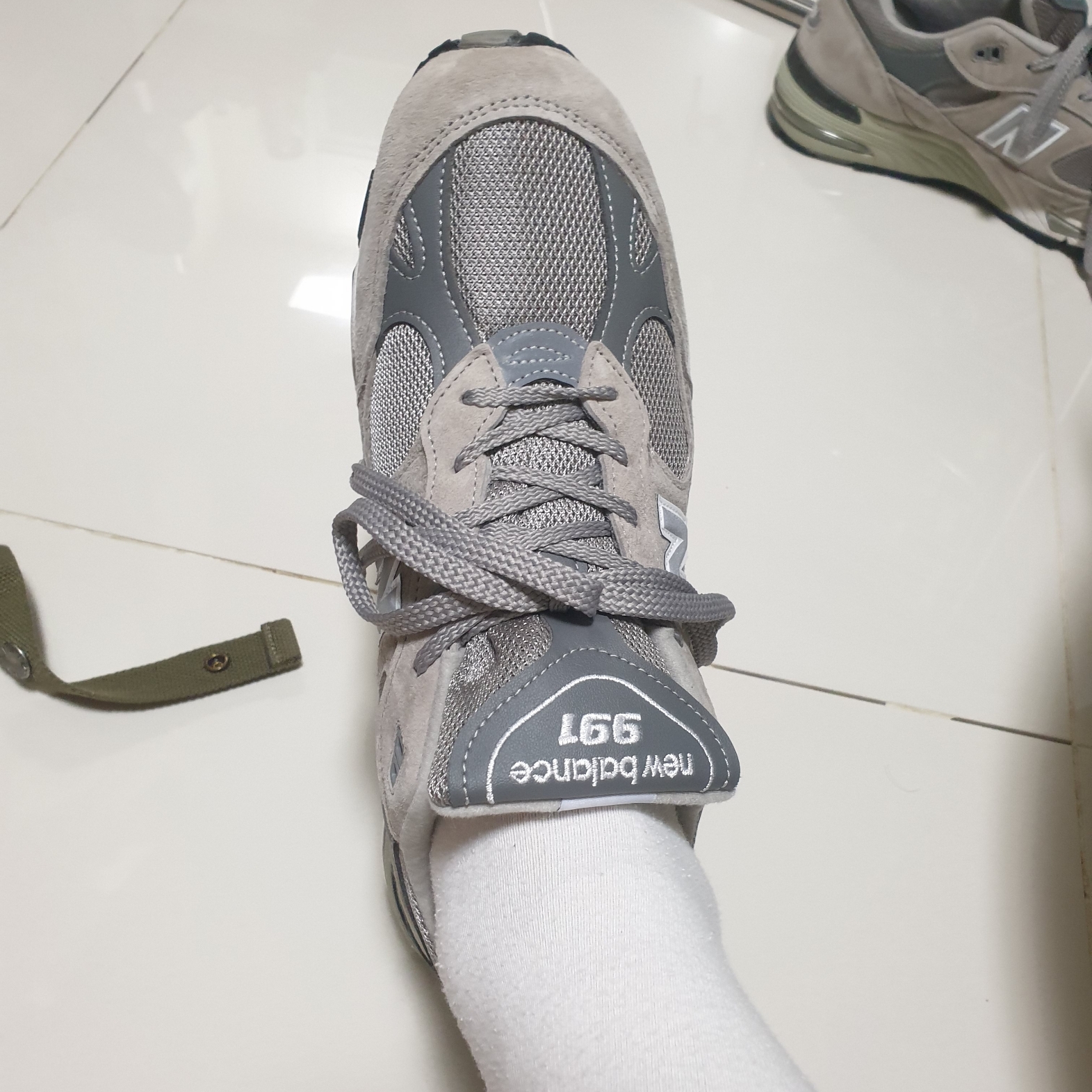 New Balance 991 Made in UK Grey 착용 스타일