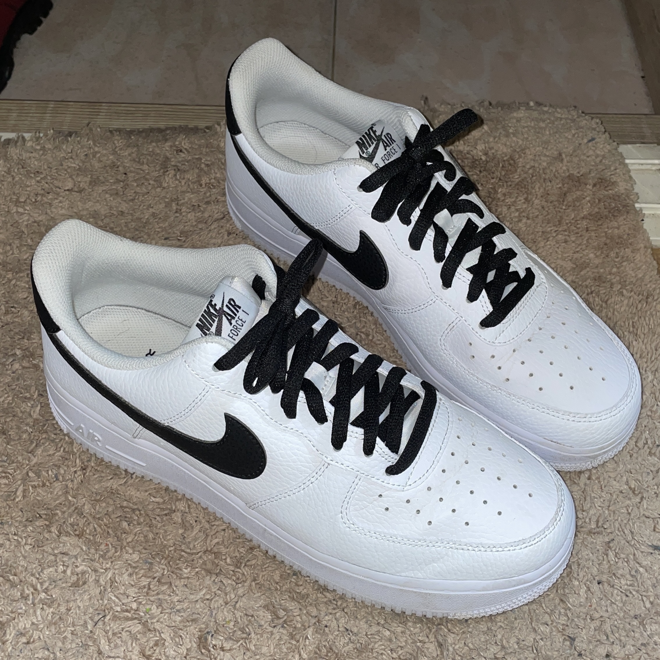Nike Air Force 1 '07 White Black 착용 스타일 - 1