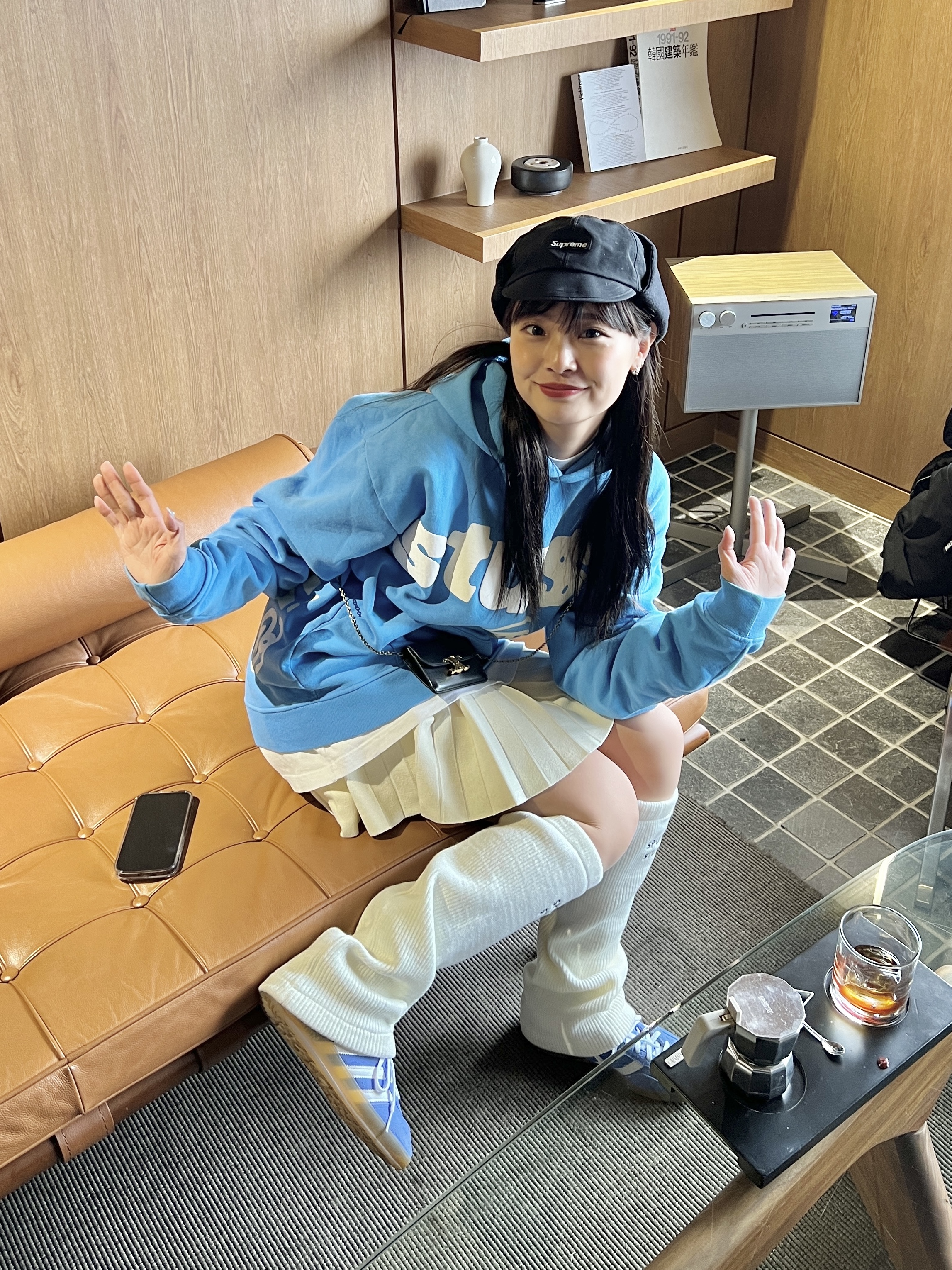 Supreme Gore-Tex Earflap Cap Black - 23FW, (W) Adidas Gazelle Indoor Blue Fusion Cloud White 착용 스타일 - 1