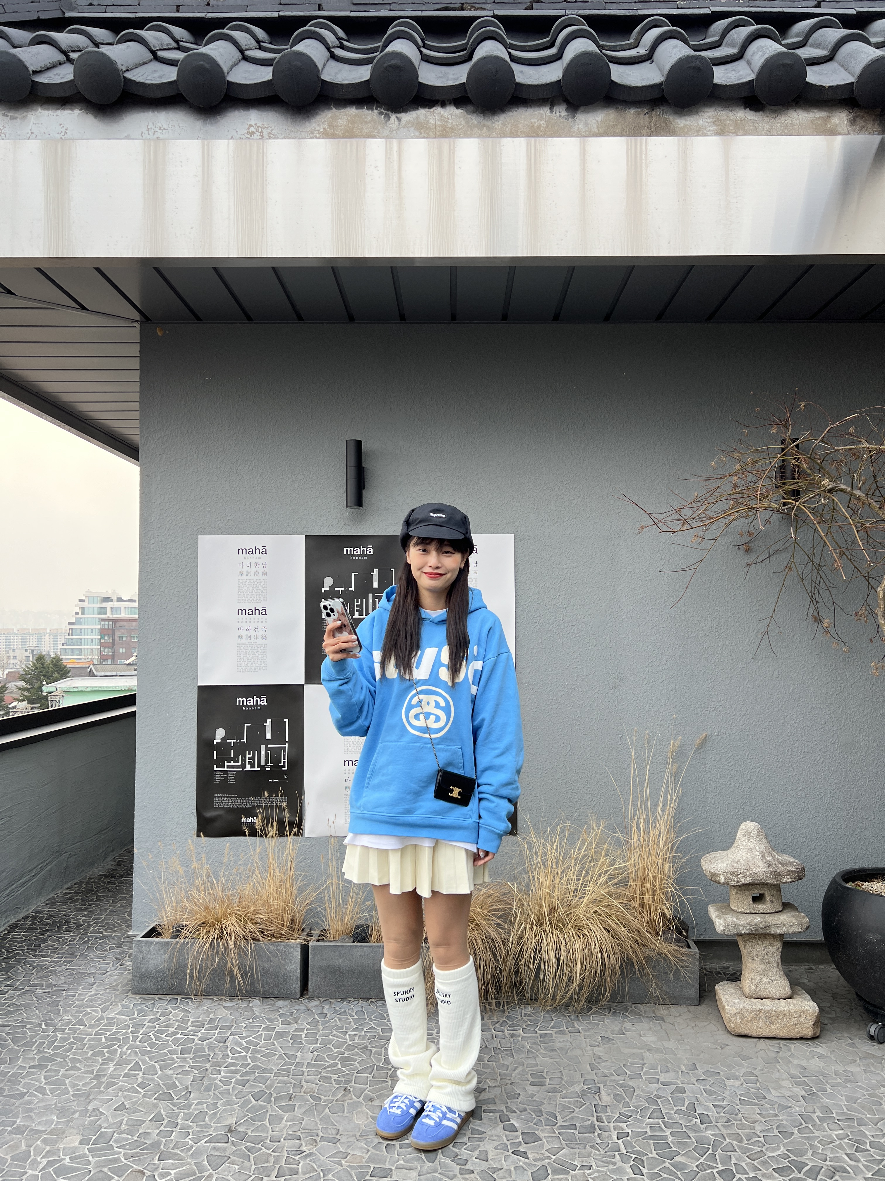 Supreme Gore-Tex Earflap Cap Black - 23FW, (W) Adidas Gazelle Indoor Blue Fusion Cloud White 착용 스타일 - 3