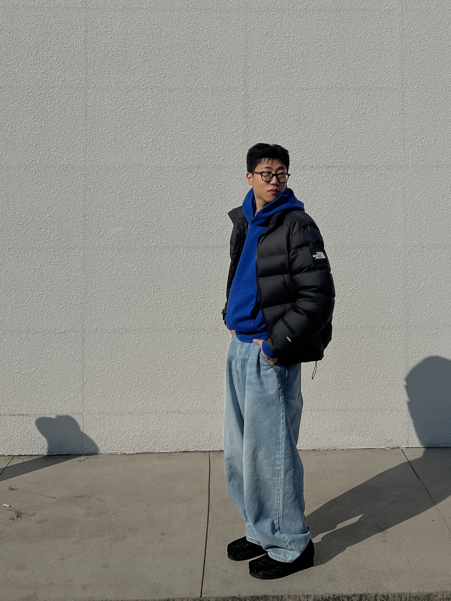 Clarks x Supreme Wallabee Black, The North Face 1996 Eco Nuptse Jacket Black 착용 스타일 - 4