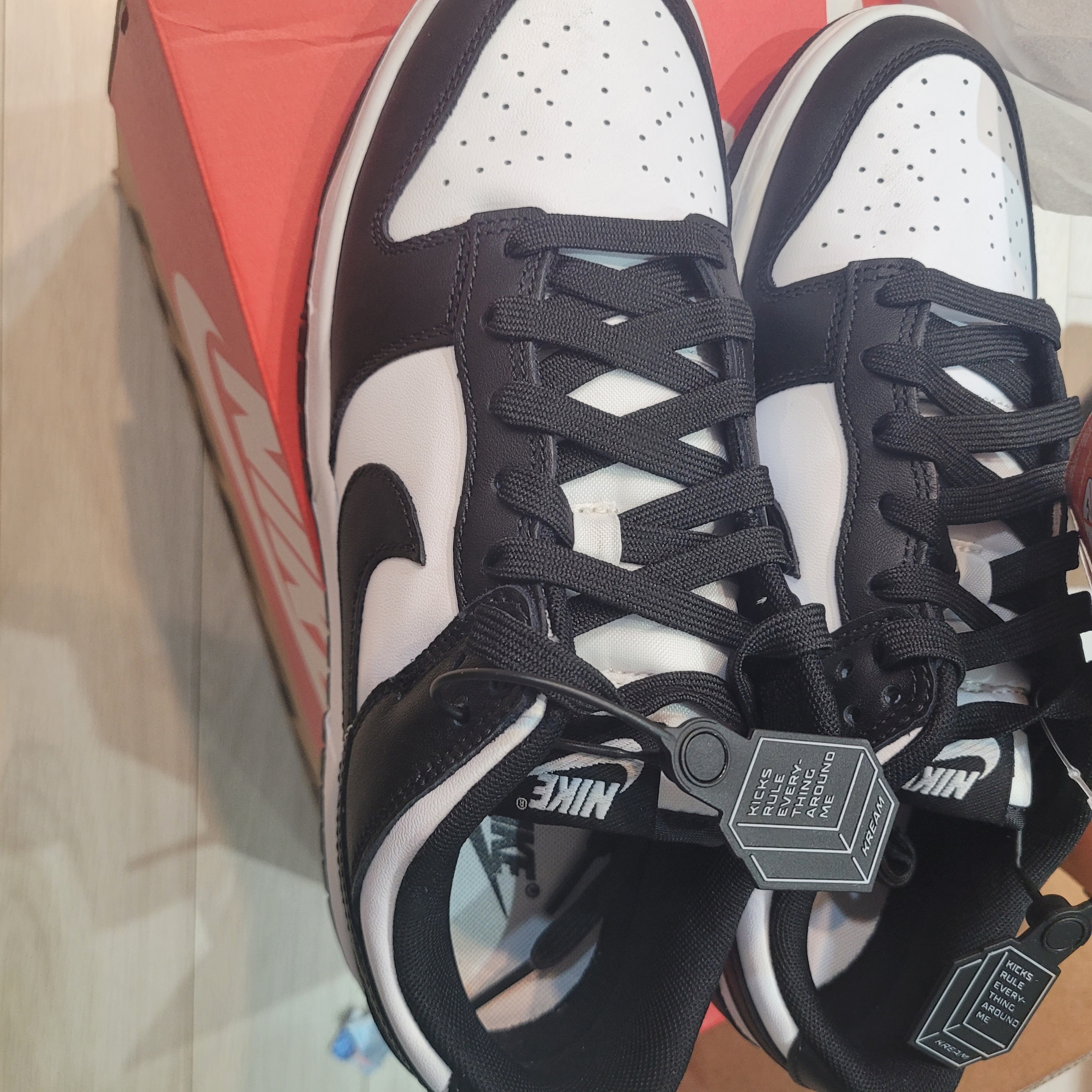 Nike Dunk Low Retro Black 착용 스타일 - 3