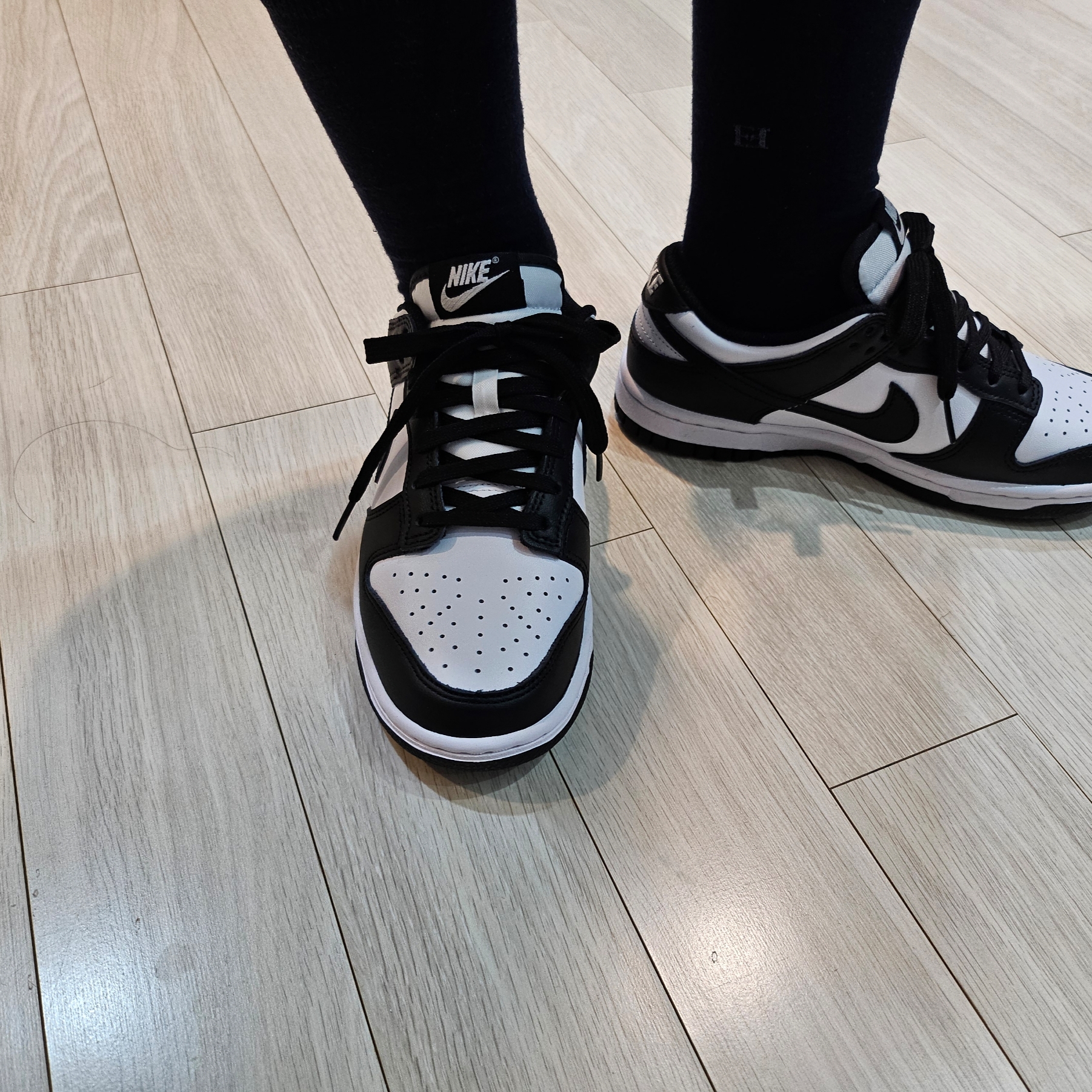 Nike Dunk Low Retro Black 착용 스타일 - 4