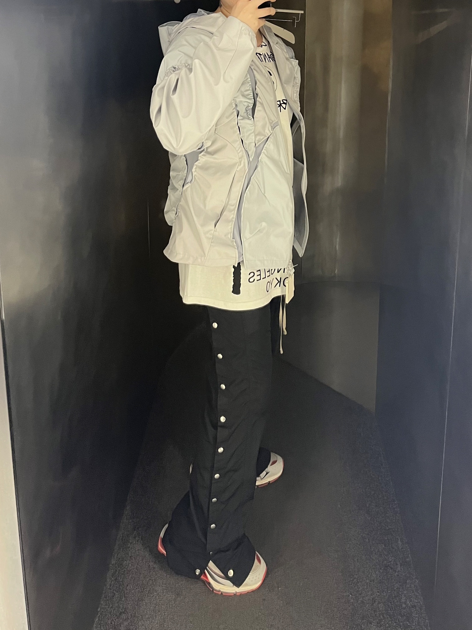 Stussy x Takahiromiyashita The Soloist 40 WT T-Shirt, Balenciaga X-Pander Sneakers Red Silver 착용 스타일