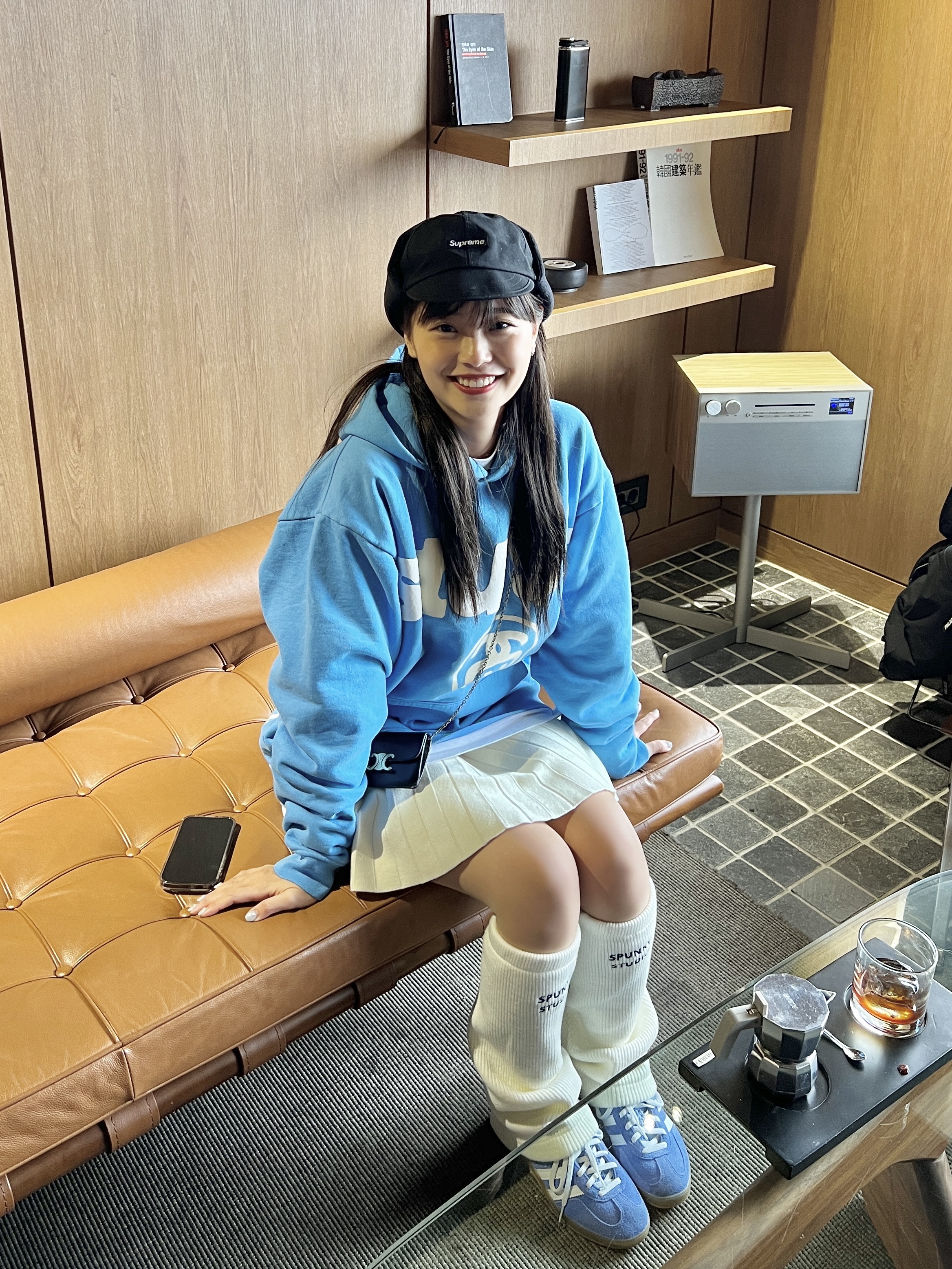 Supreme Gore-Tex Earflap Cap Black - 23FW, (W) Adidas Gazelle Indoor Blue Fusion Cloud White 착용 스타일 - 2