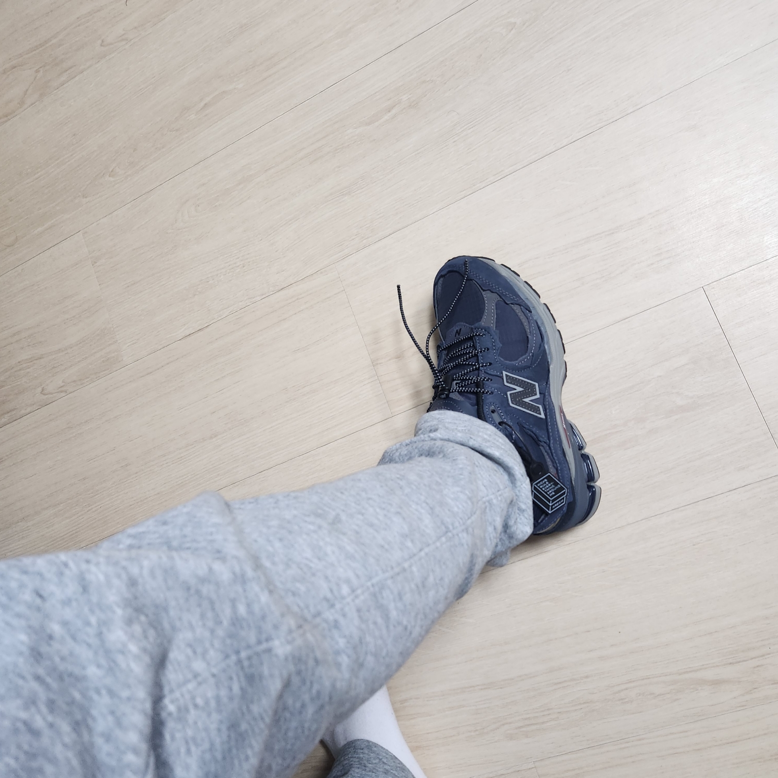 New Balance 2002R Protection Pack Eclipse 착용 스타일