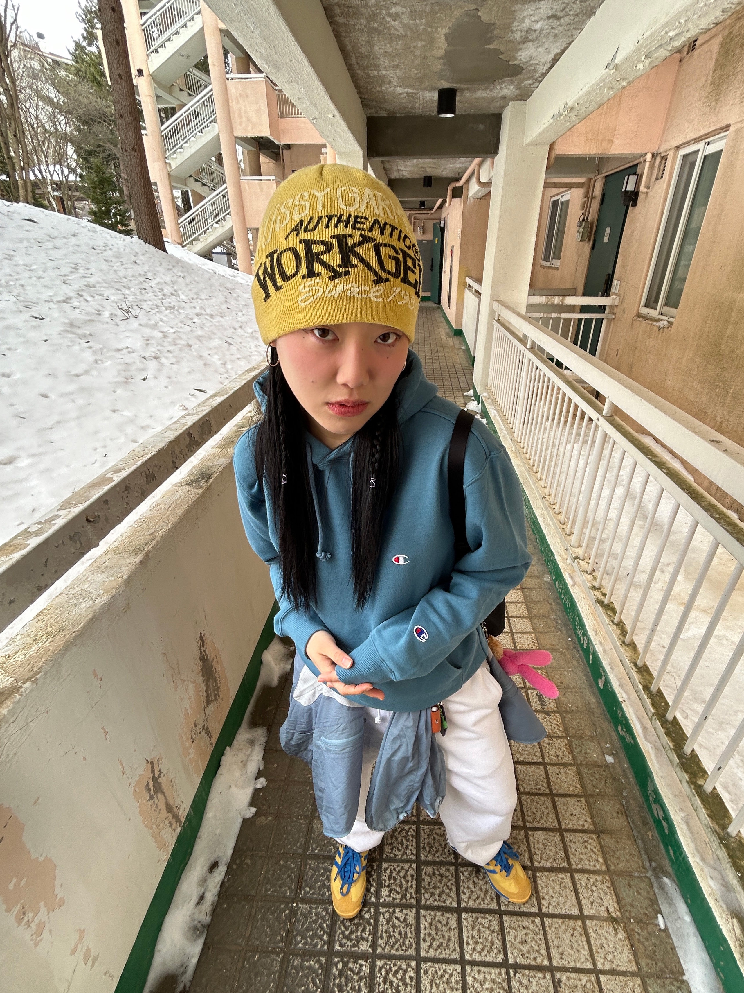 Stussy Workgear Print Skullcap Beanie Bone, Adidas SL 72 RS Utility Yellow Bright Royal 착용 스타일 - 5
