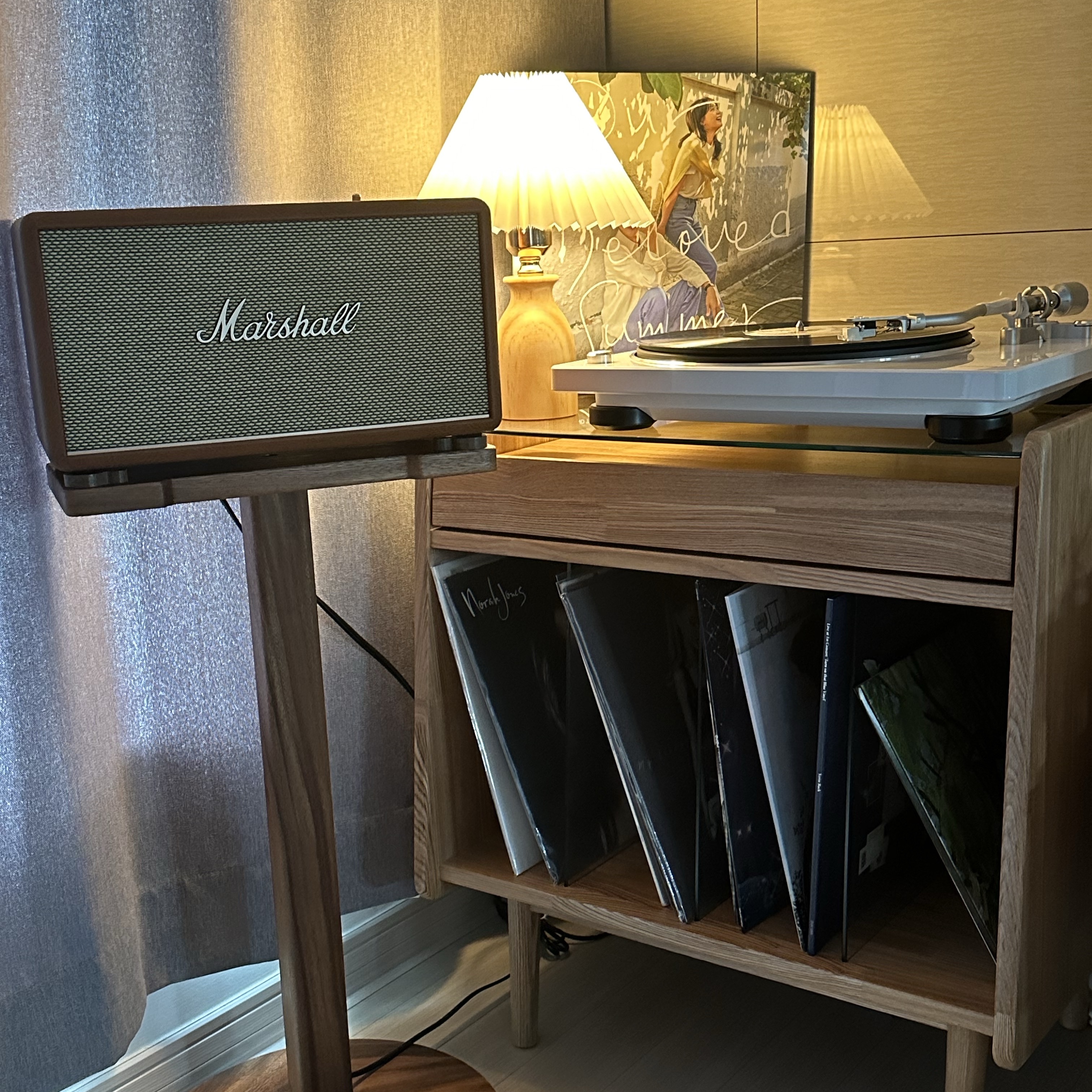 Our Beloved Summer OST LP 착용 스타일