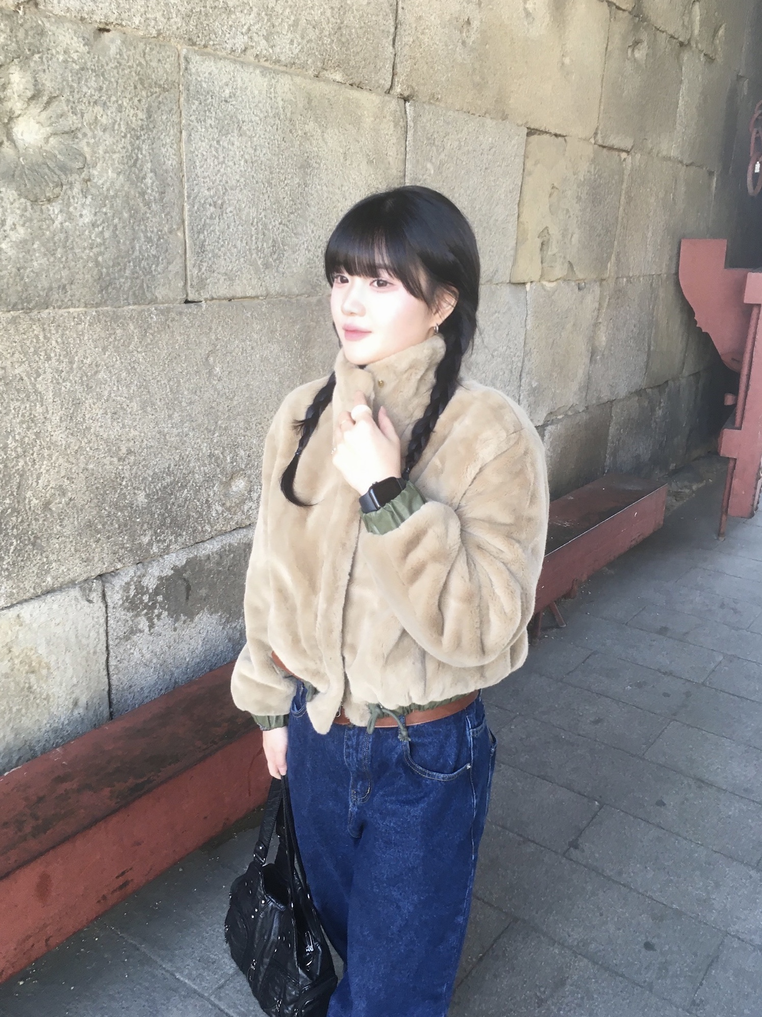 (W) UGG Classic Ultra Mini Boots Chestnut, (W) UGG Classic Ultra Mini Boots Sand 착용 스타일 - 4