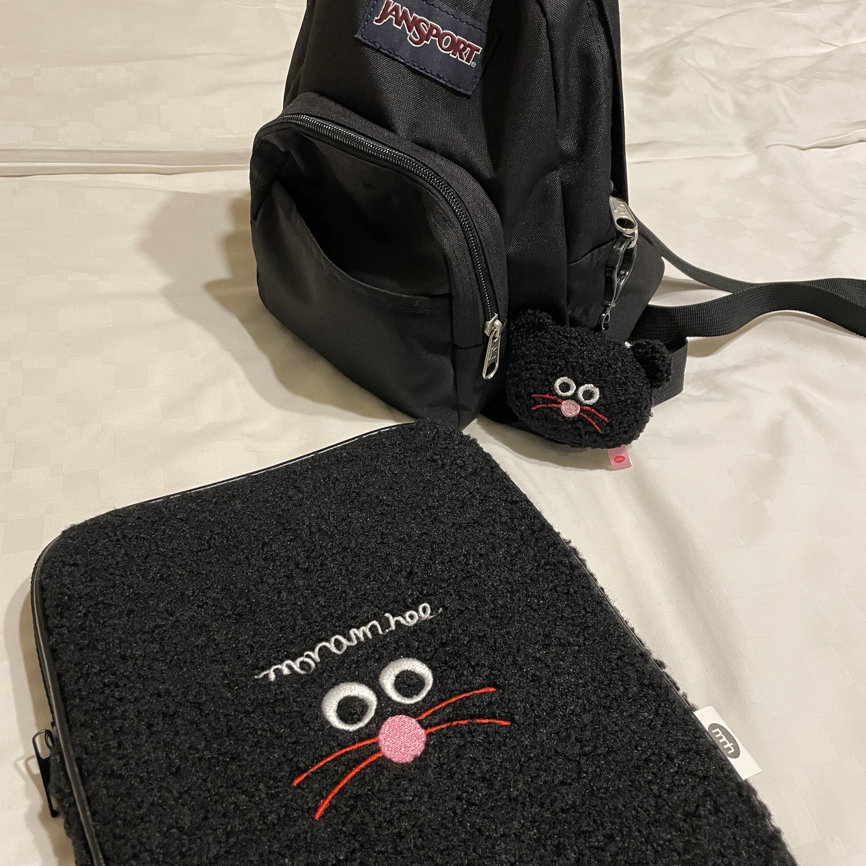 Jansport Half Pint Mini Backpack Black 착용 스타일