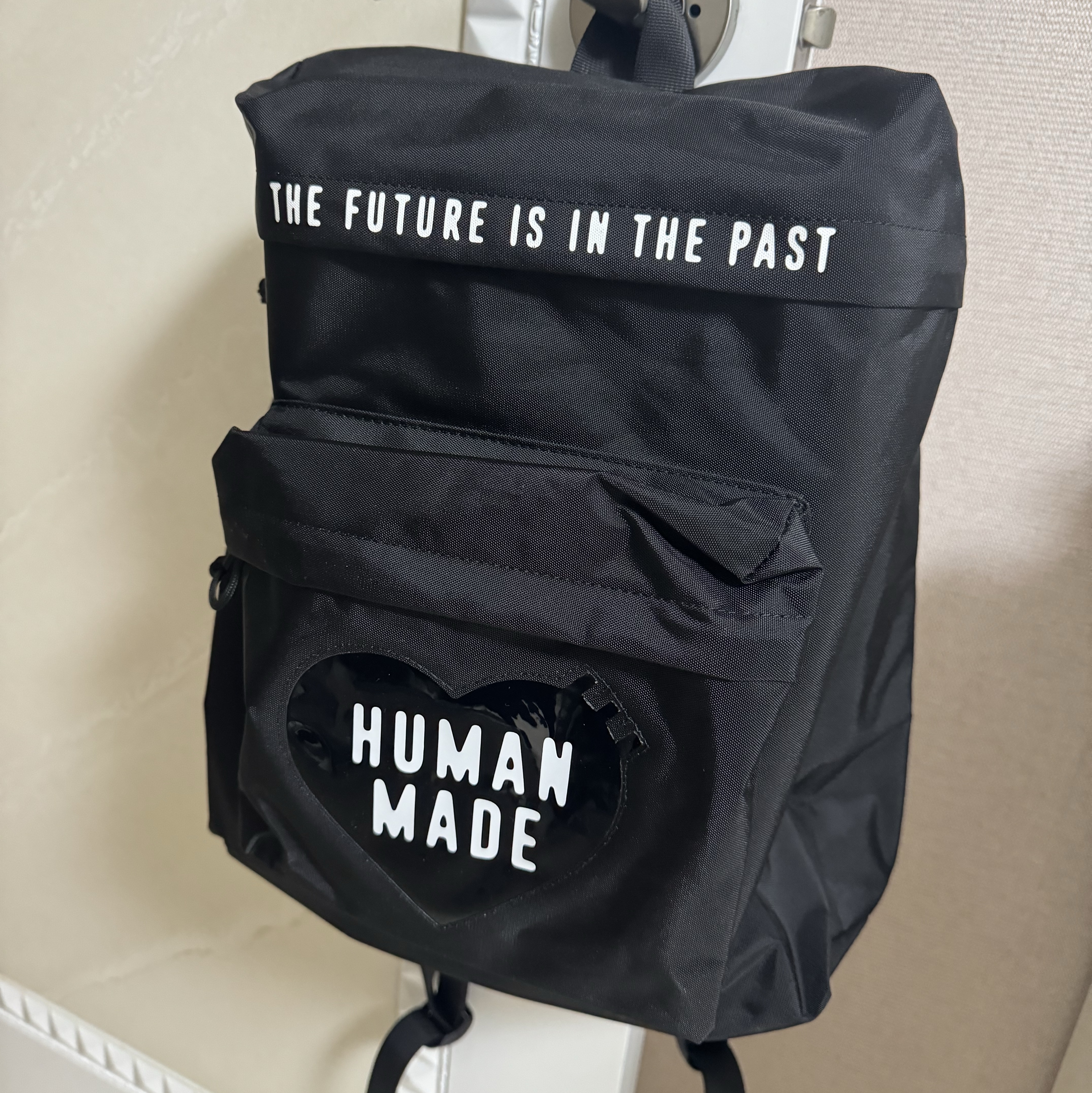 Human Made Backpack Black, Arc'teryx Heliad 15 Backpack Black 착용 스타일 - 2