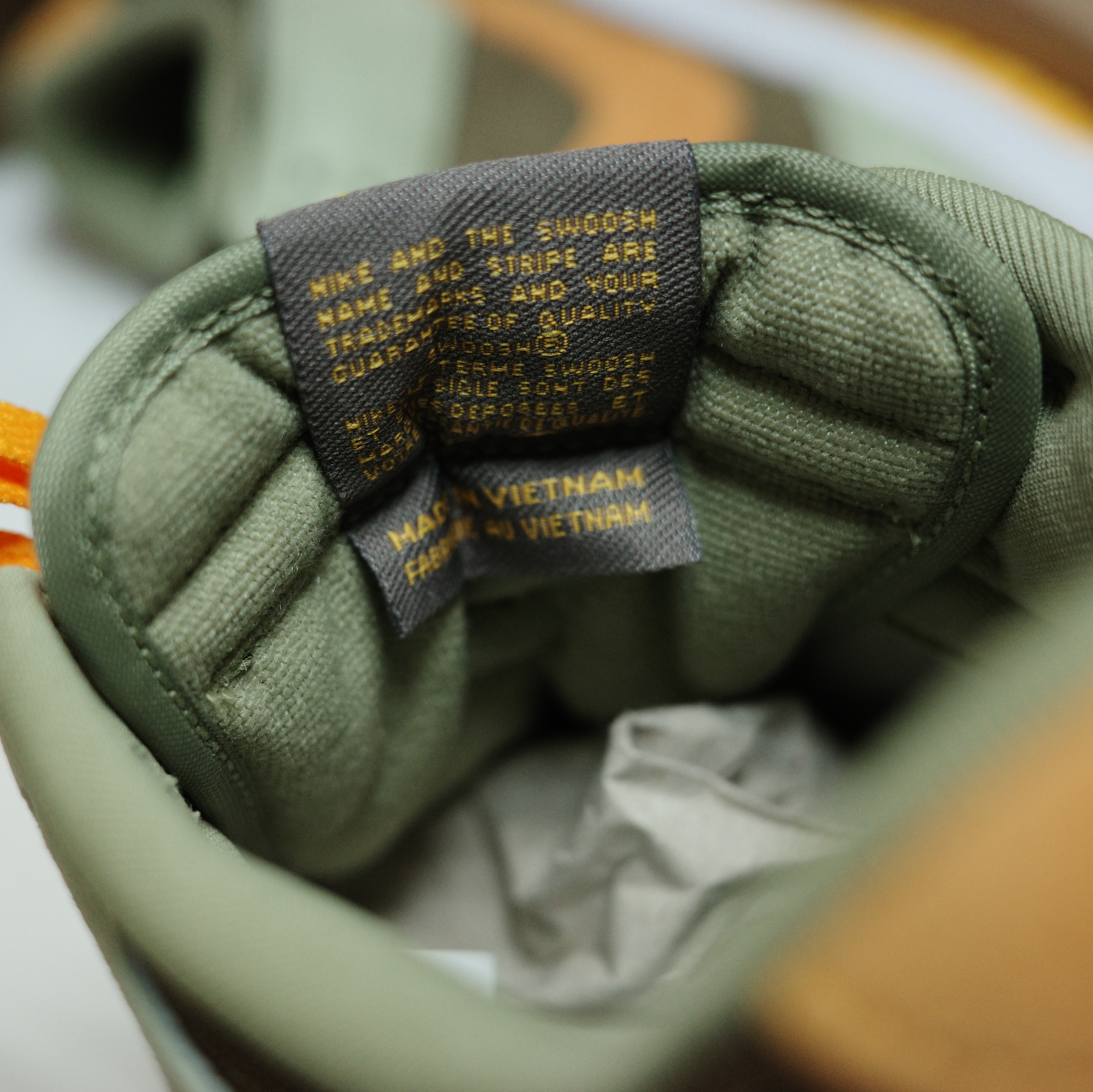 Nike Dunk Low SE Dusty Olive 착용 스타일 - 6
