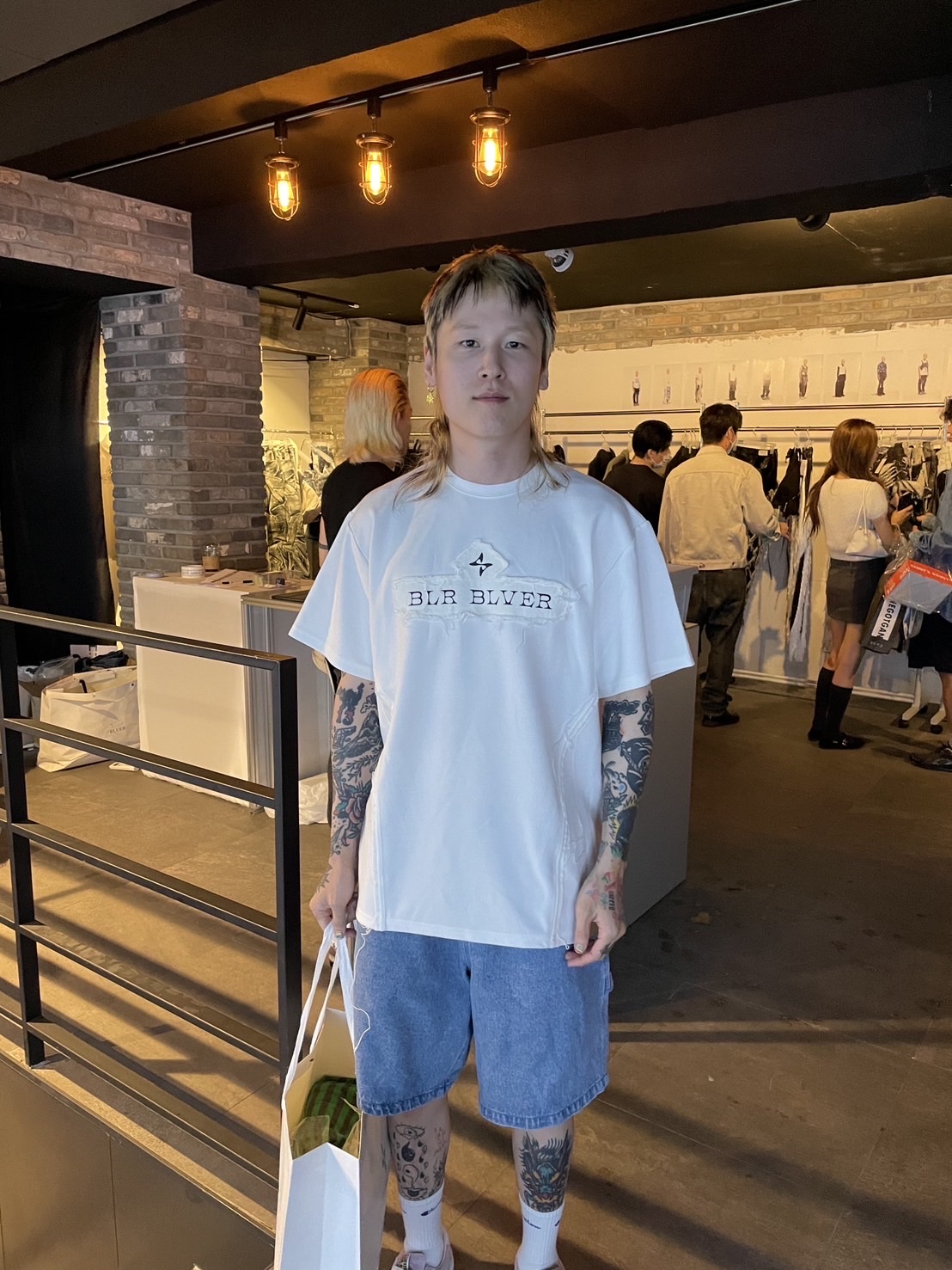 BLR Denim Logo T-Shirt White 착용 스타일