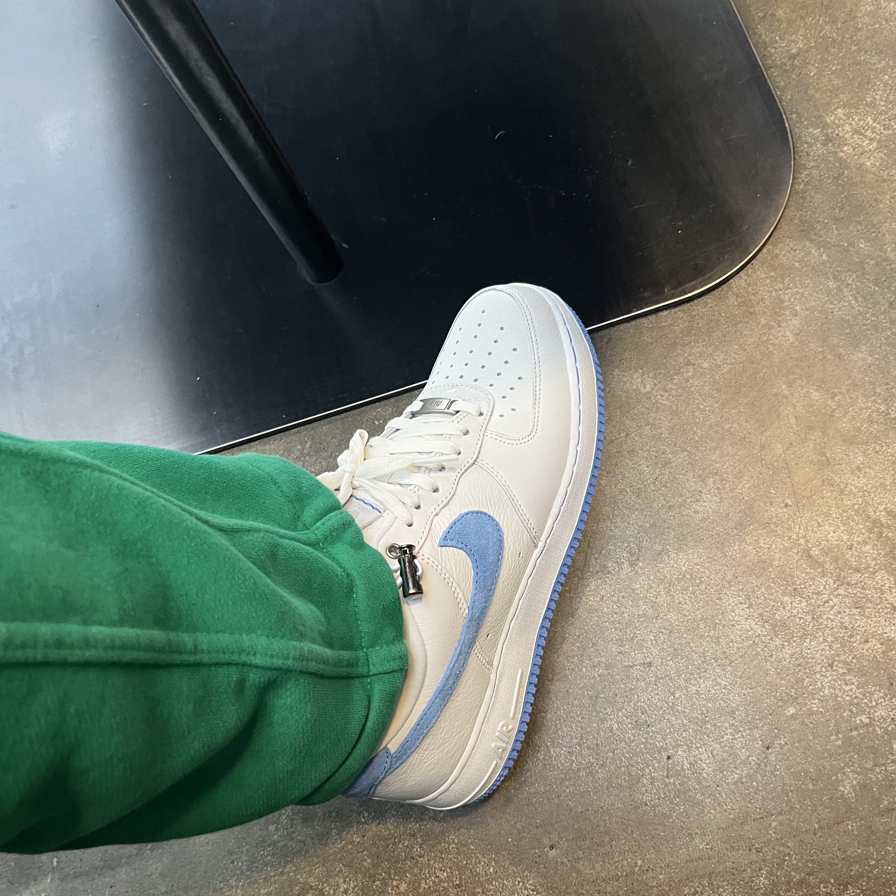 (W) Nike Air Force 1 LXX University Blue 착용 스타일