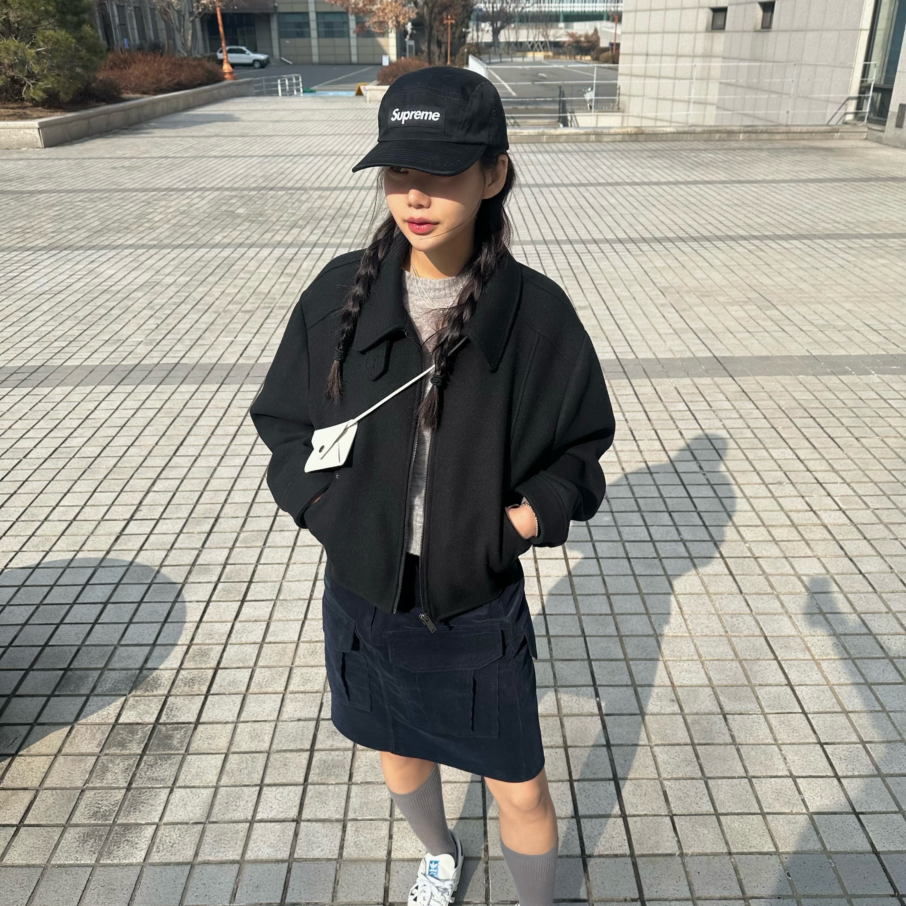 Supreme Washed Chino Twill Camp Cap Black, Adidas Samba OG Cloud White 착용 스타일 - 1