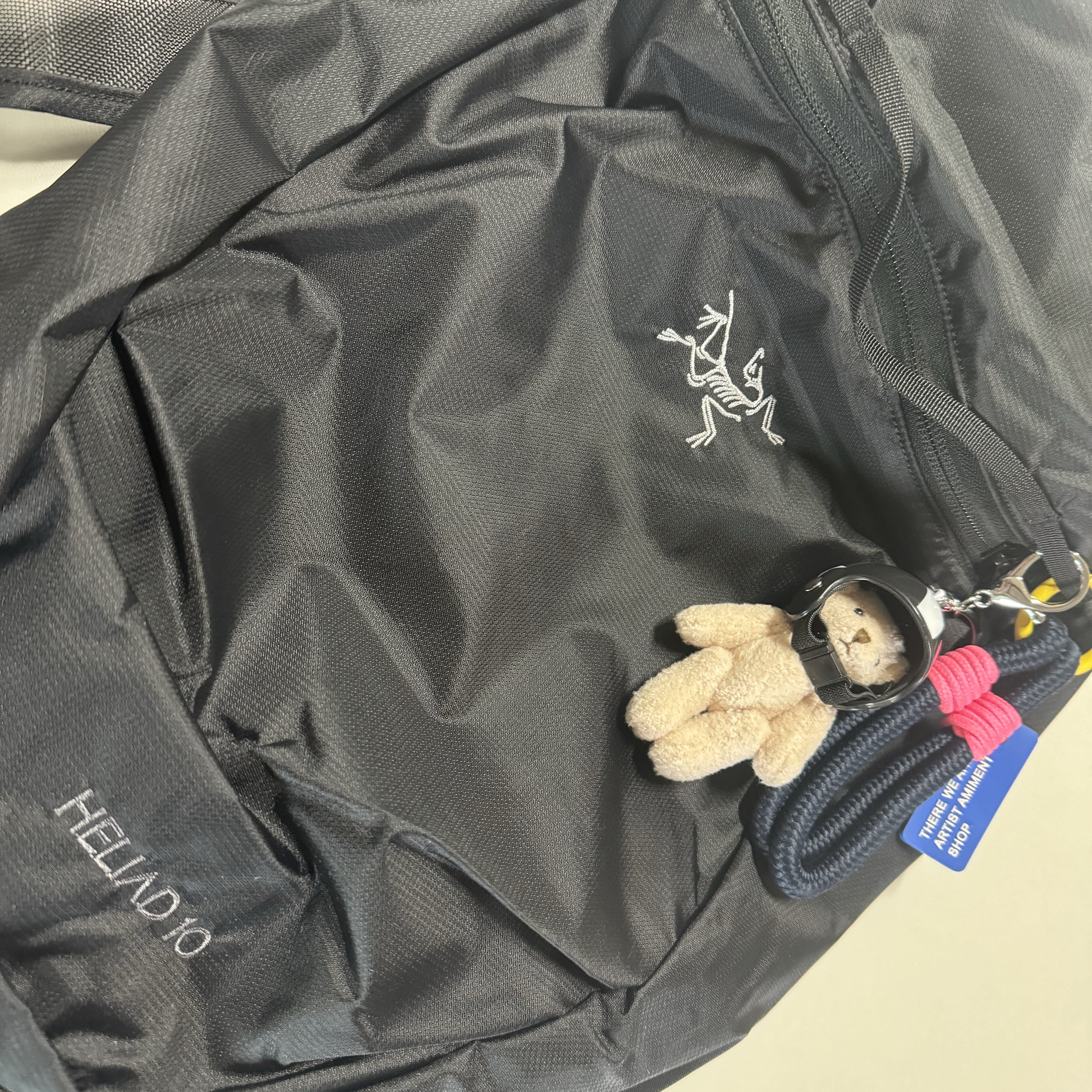Arc'teryx Heliad 10 Backpack Black 착용 스타일