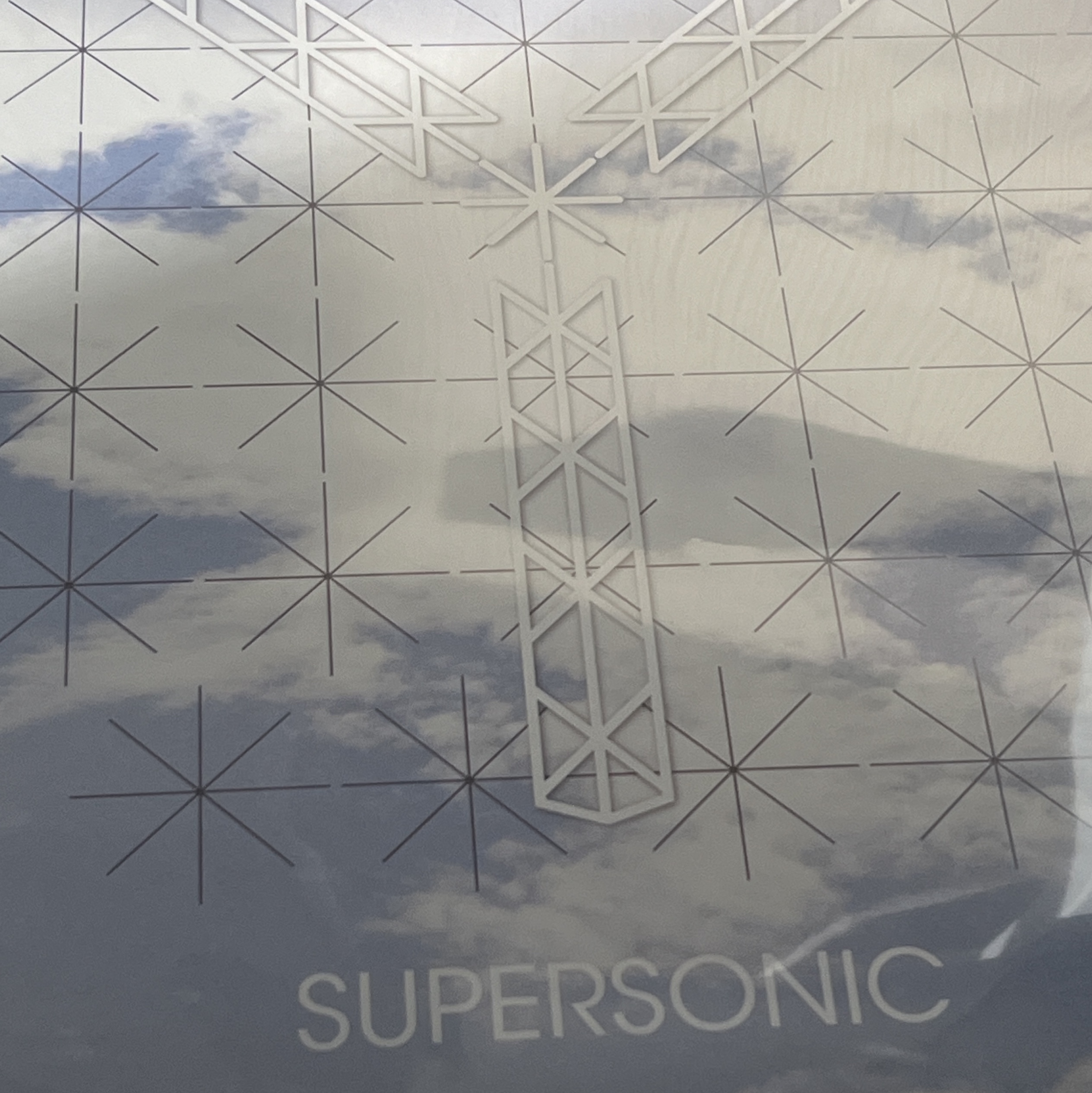 Younha 4th Album Supersonic White (2LP) 착용 스타일