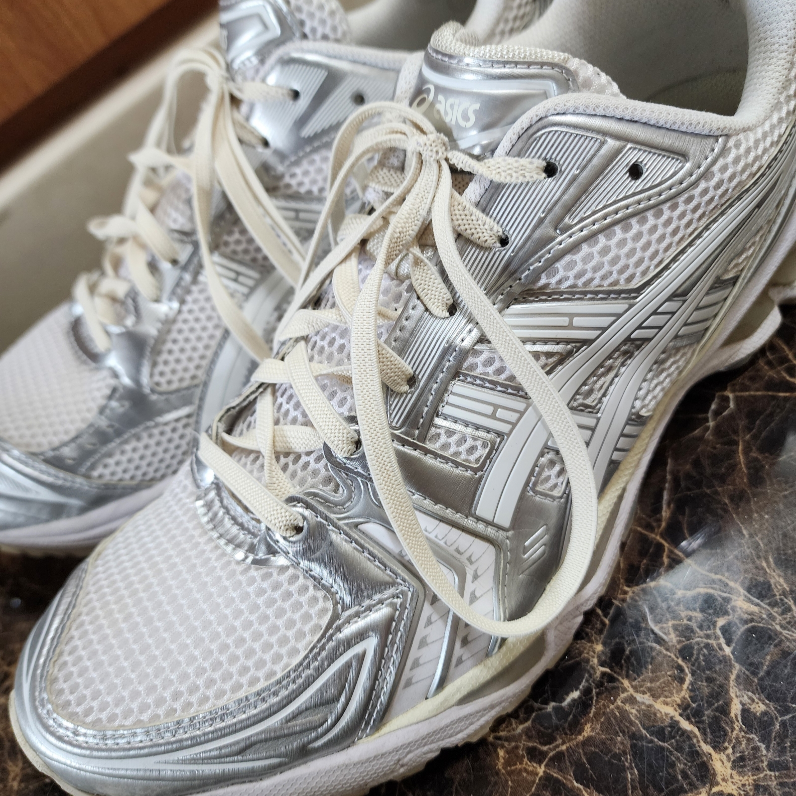 Asics x JJJJound Gel-Kayano 14 Silver White 착용 스타일