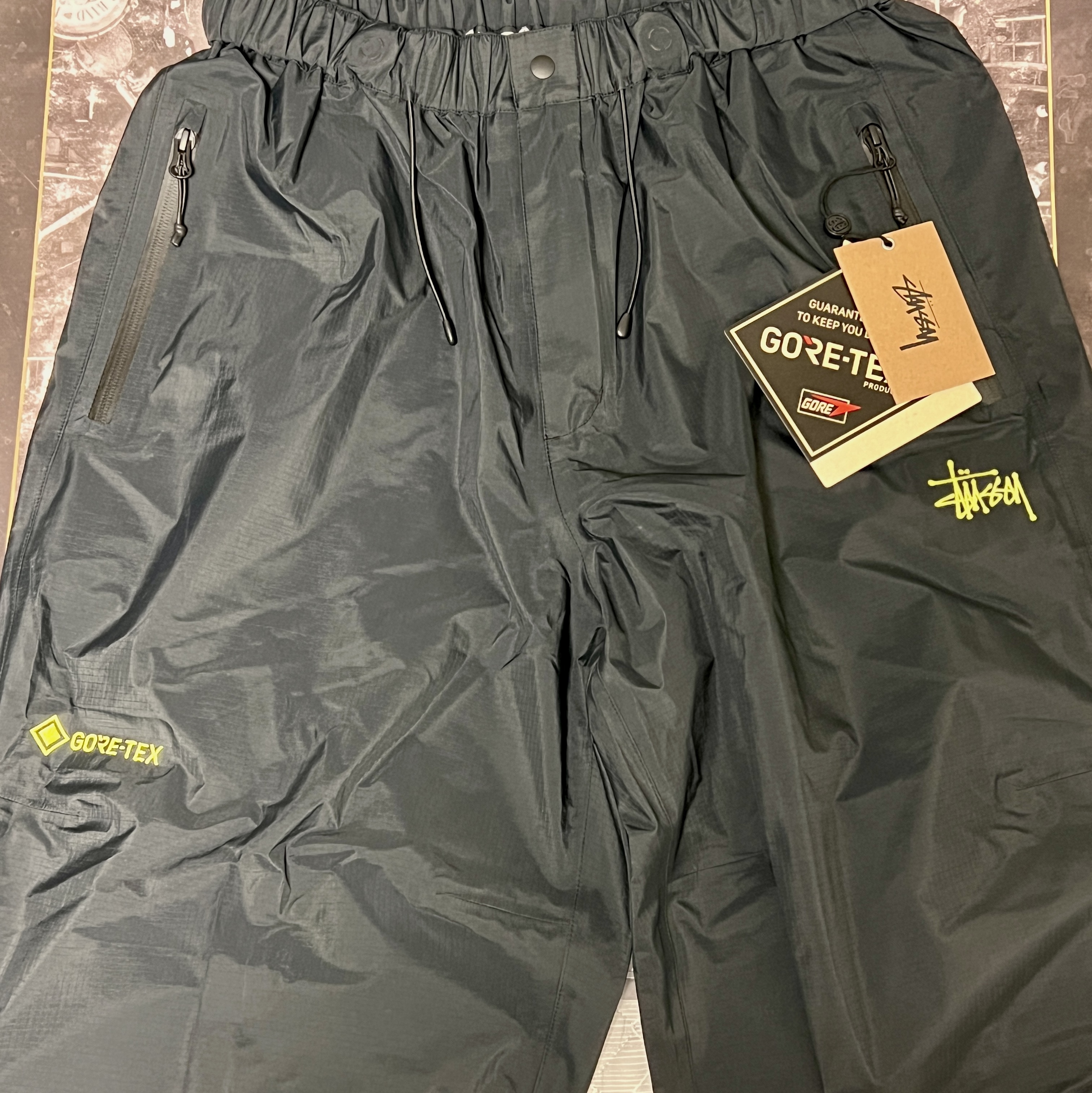 Stussy Gore-Tex Over Trouser Black 착용 스타일 - 1