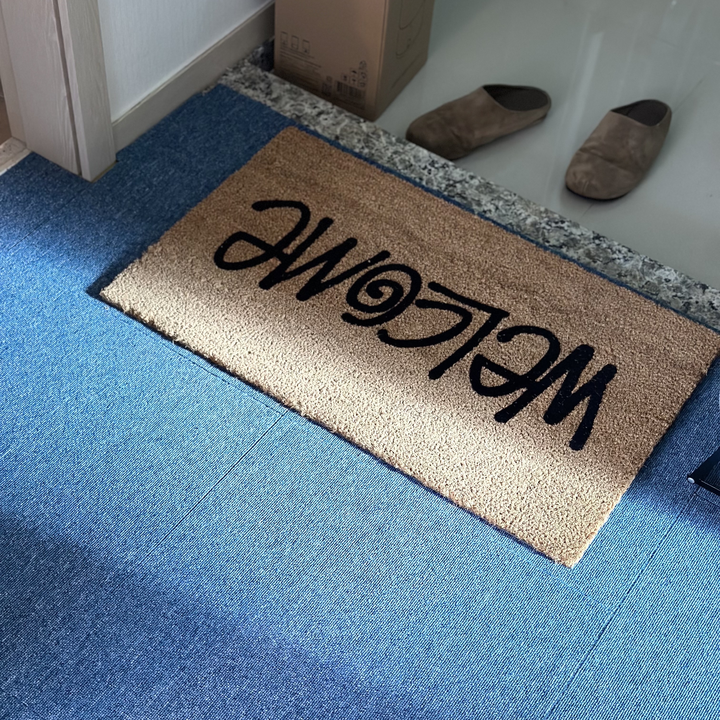 Stussy Welcome Mat Cocoa 착용 스타일
