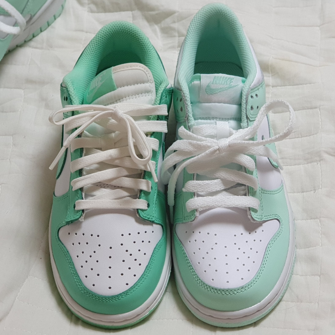 (W) Nike Dunk Low Green Glow 착용 스타일 - 1
