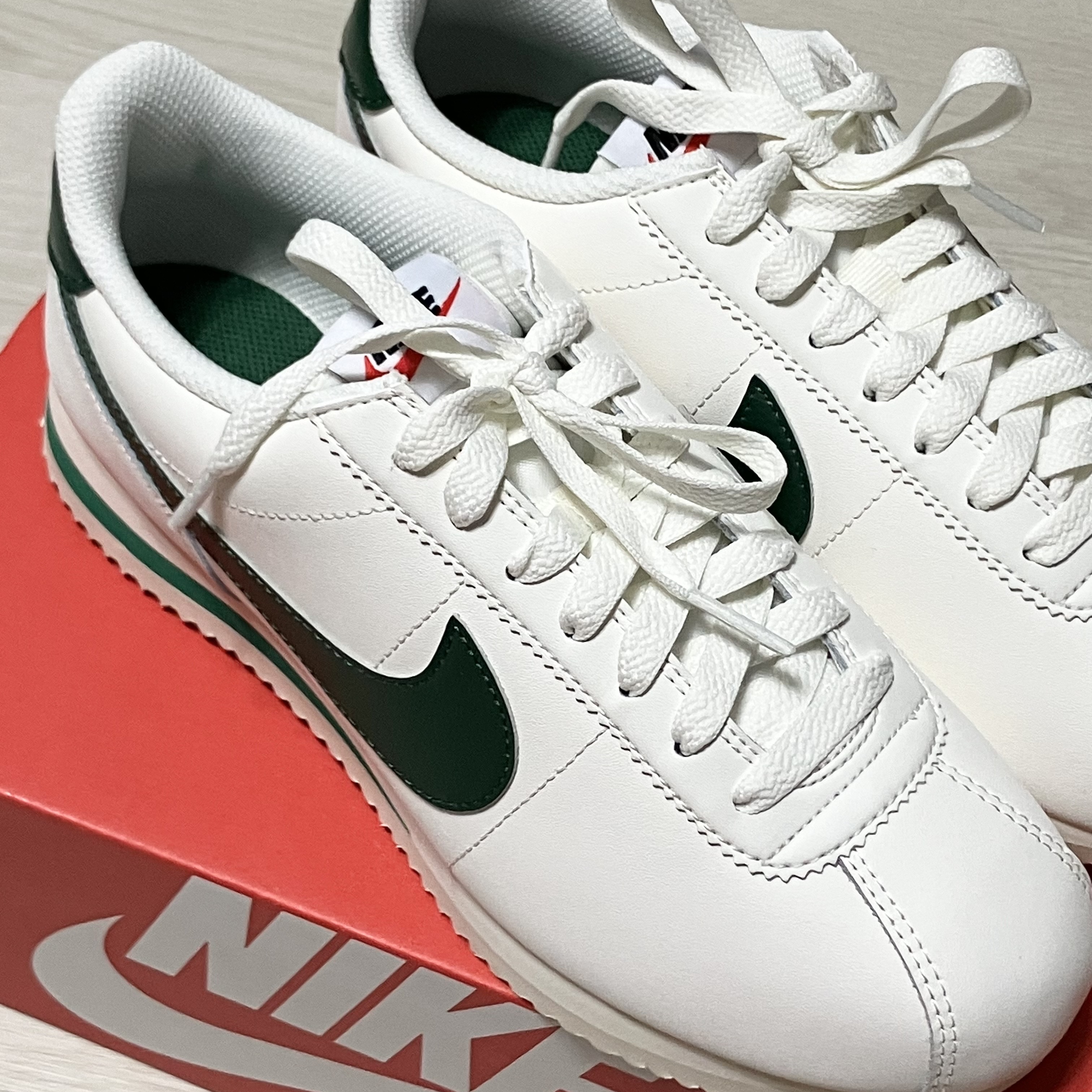 (W) Nike Cortez Gorge Green and Malachite 착용 스타일 - 1