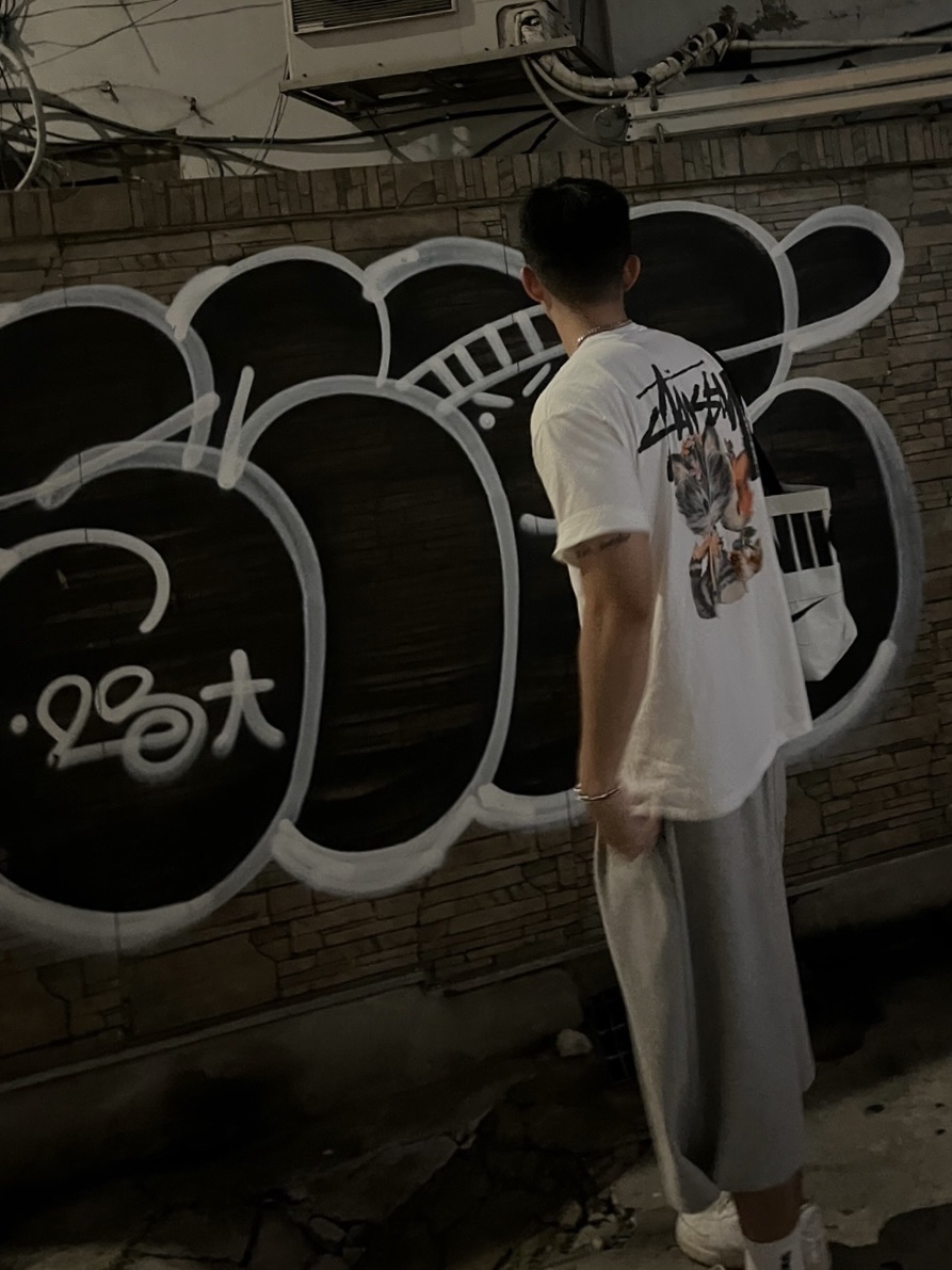 Stussy Kittens T-Shirt White 착용 스타일 - 4