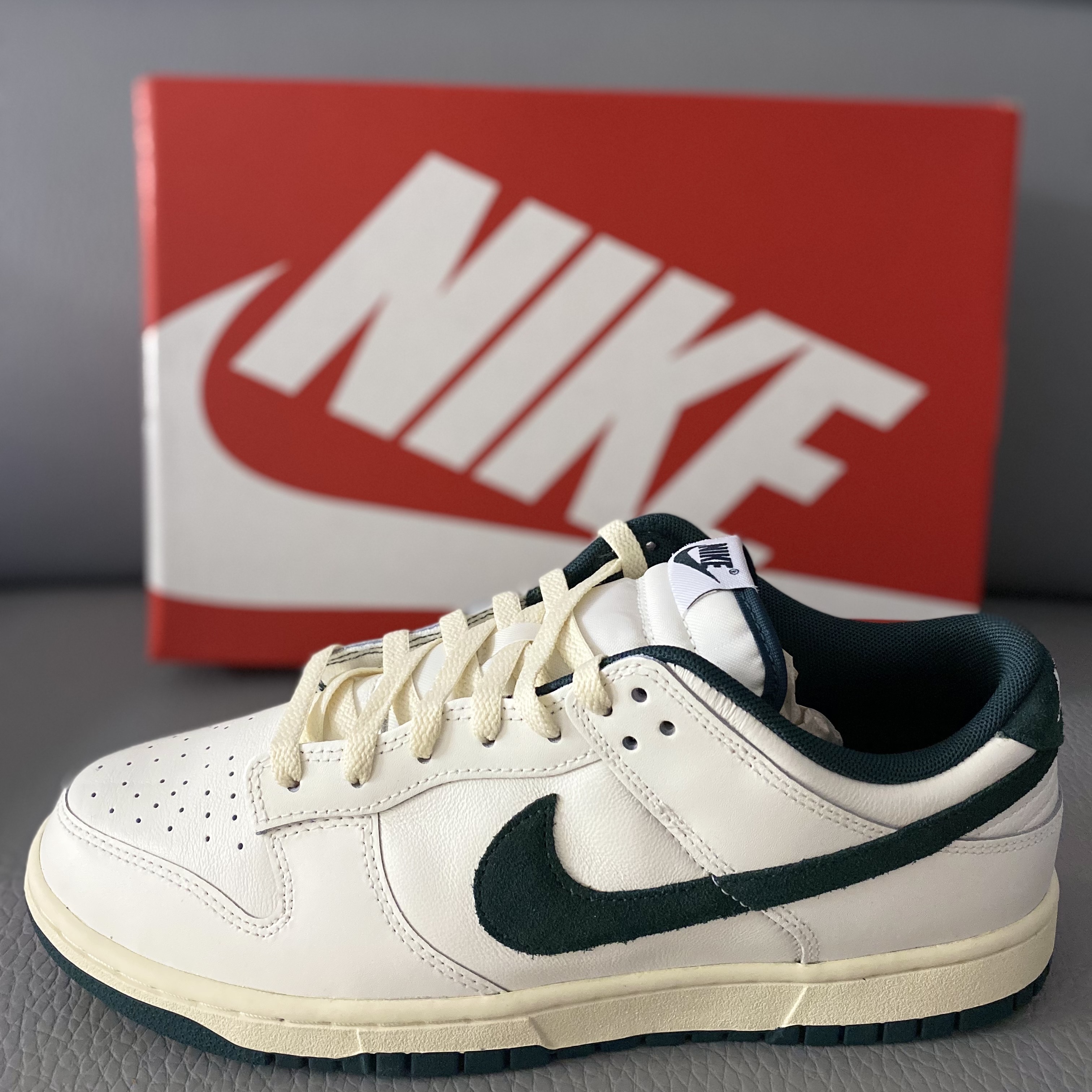 Nike Dunk Low Sail Deep Jungle 착용 스타일