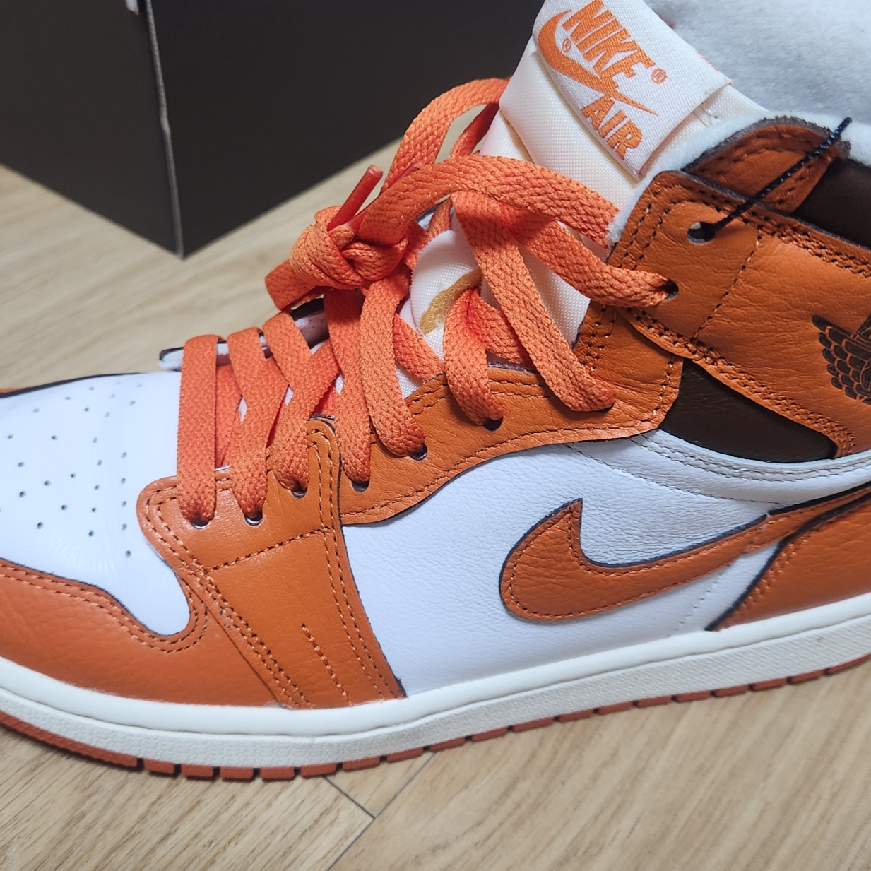 (W) Jordan 1 Retro High OG Starfish 착용 스타일 - 2