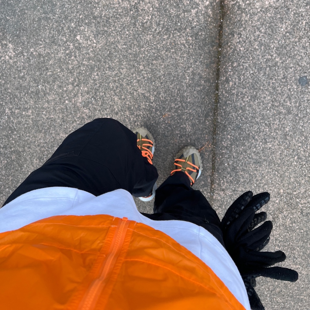 Nike ACG Windproof Cinder Cone Jacket Bright Mandarin - Asia, Nike ACG Mountain Fly Low Gore-Tex SE Hazel Rush 착용 스타일