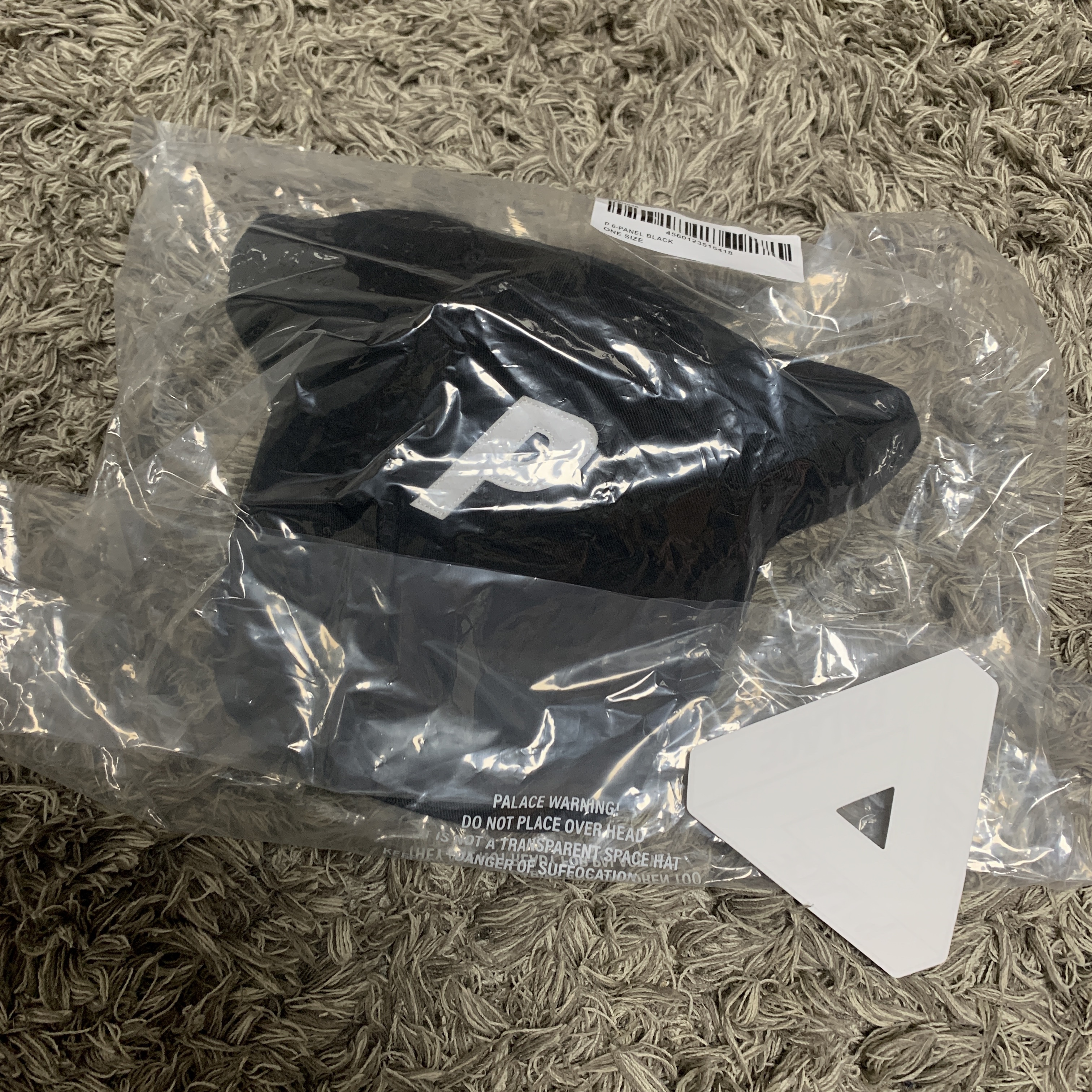 Palace P 6-Panel Cap Black - 24SS 착용 스타일