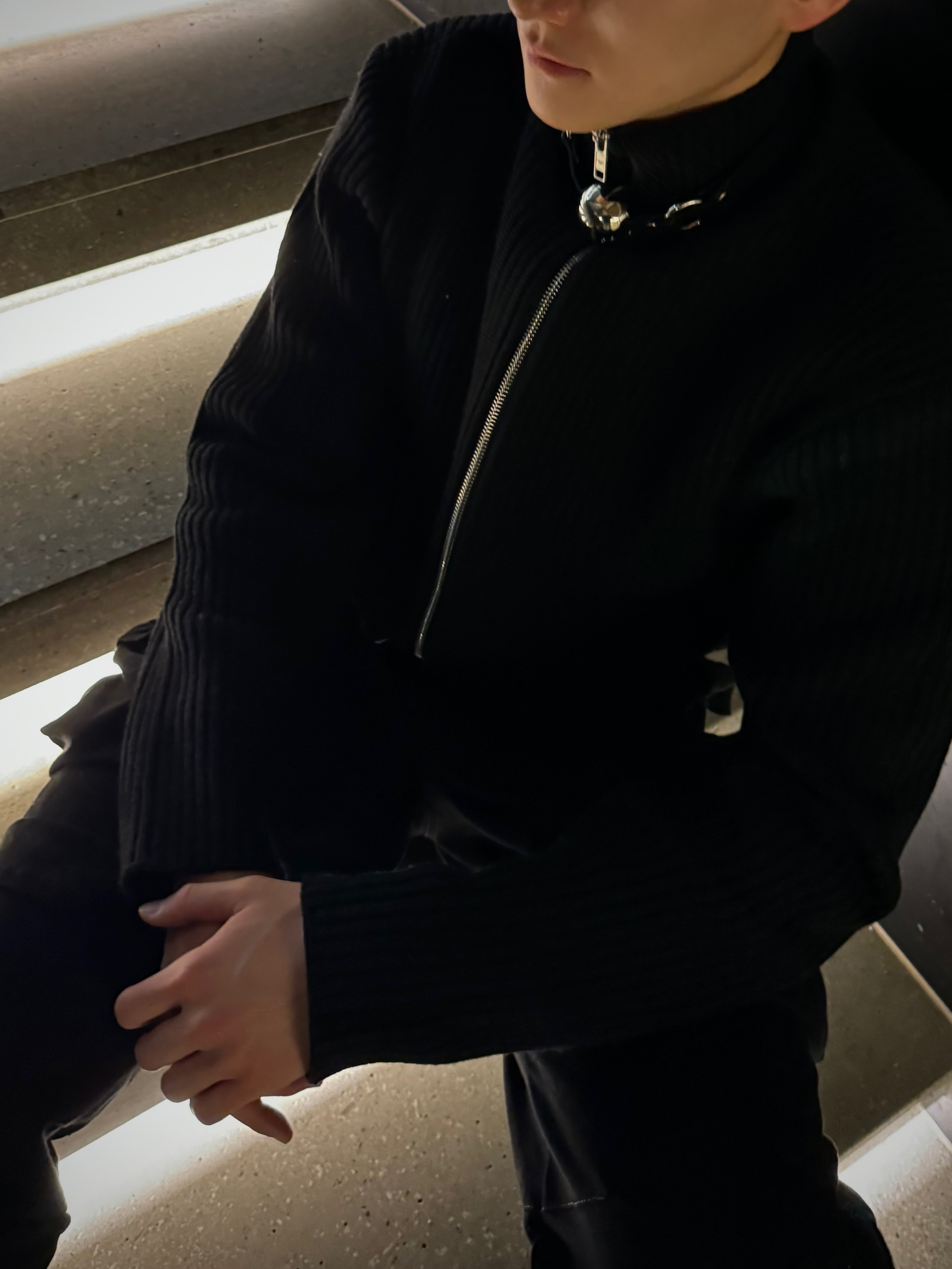 Nike x Martine Rose Shox MR4 Black, Project G/R BDSM Ball Gag Buckle Knit Zip-Up Black 착용 스타일 - 4
