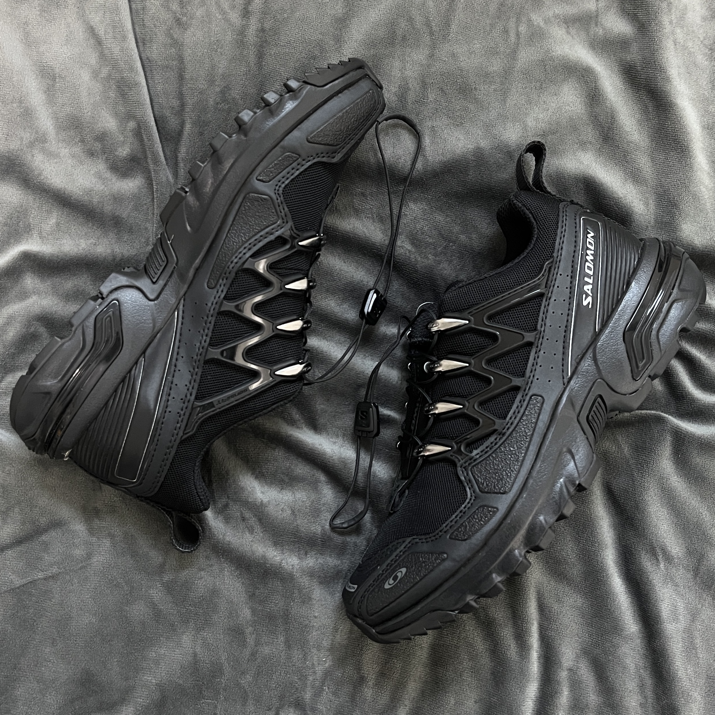Salomon ACS + Black Silver 착용 스타일