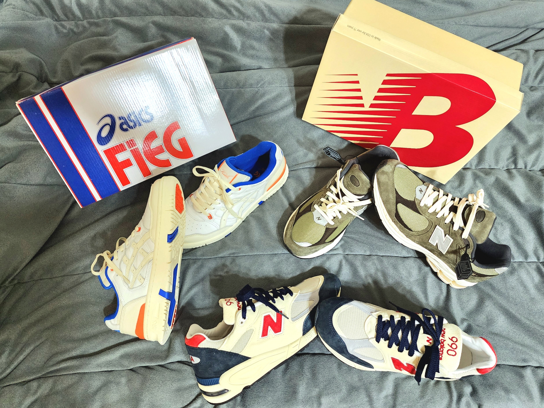 New Balance 990v2 Made in USA Navy Sea Salt, Asics x Ronnie Fieg EX89 White Sweet Corn 착용 스타일 - 1