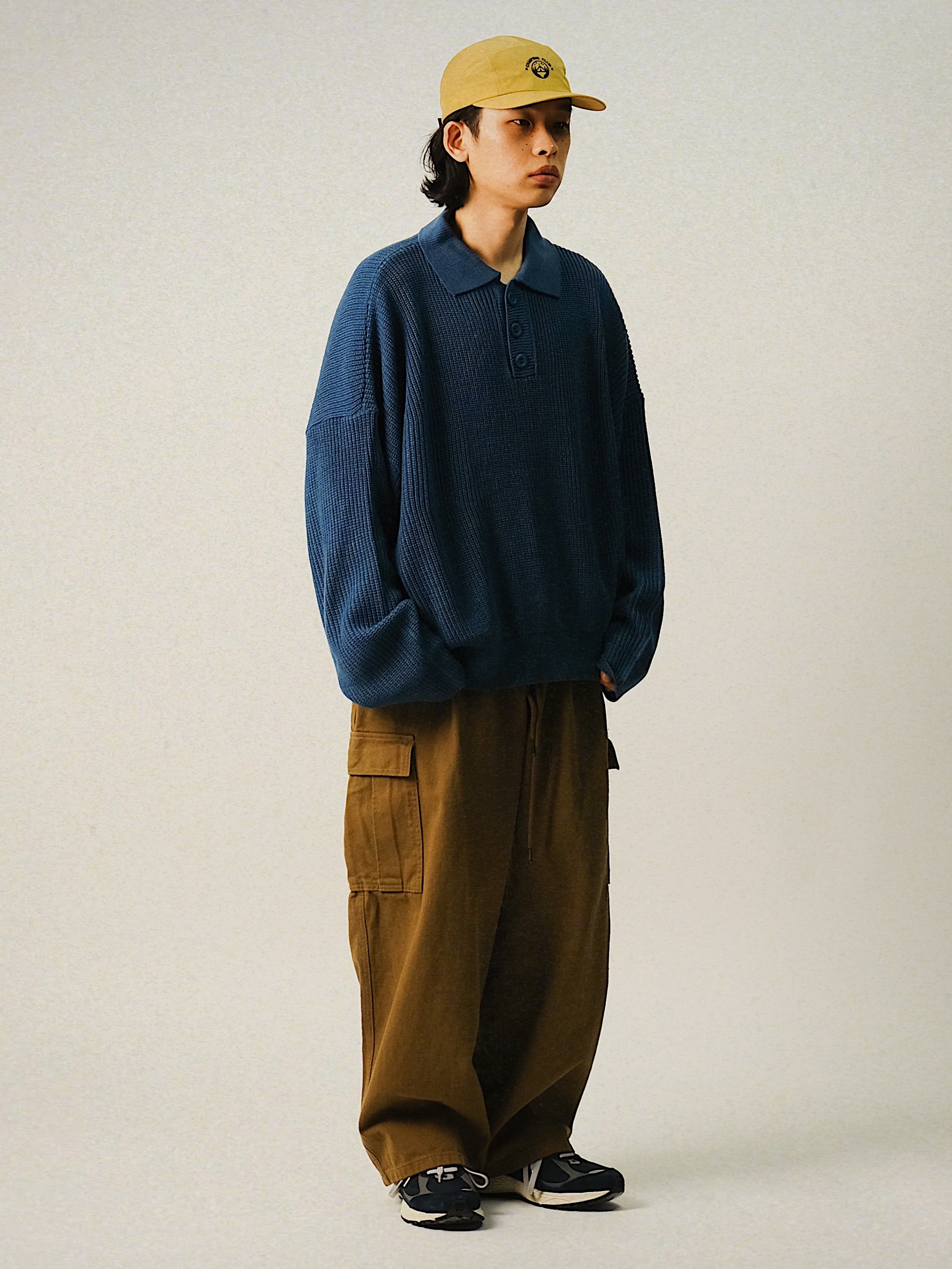 New Balance 2002R Eclipse Castlerock 착용 스타일 - 2