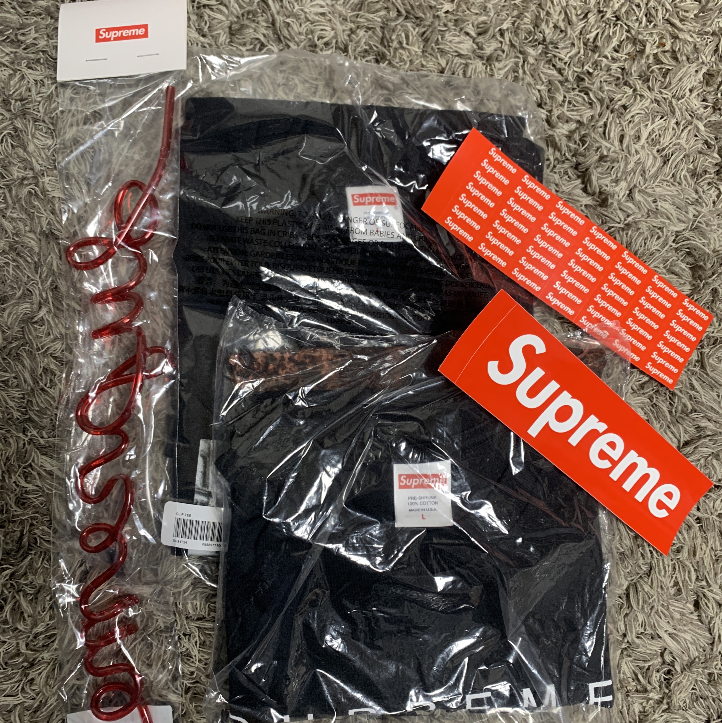 Supreme Rowlf T-Shirt Black - 24SS, Supreme Crew 96 T-Shirt Black - 24SS 착용 스타일