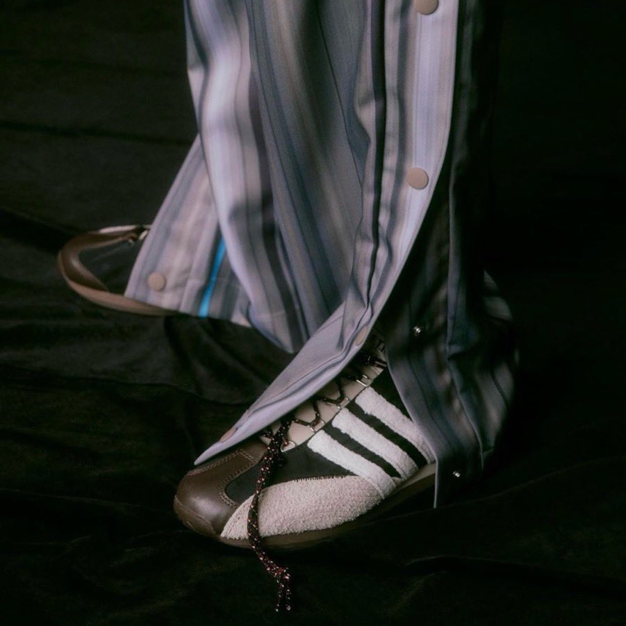 Adidas x Song for the Mute Country OG Core Black Core White 착용 스타일 - 2